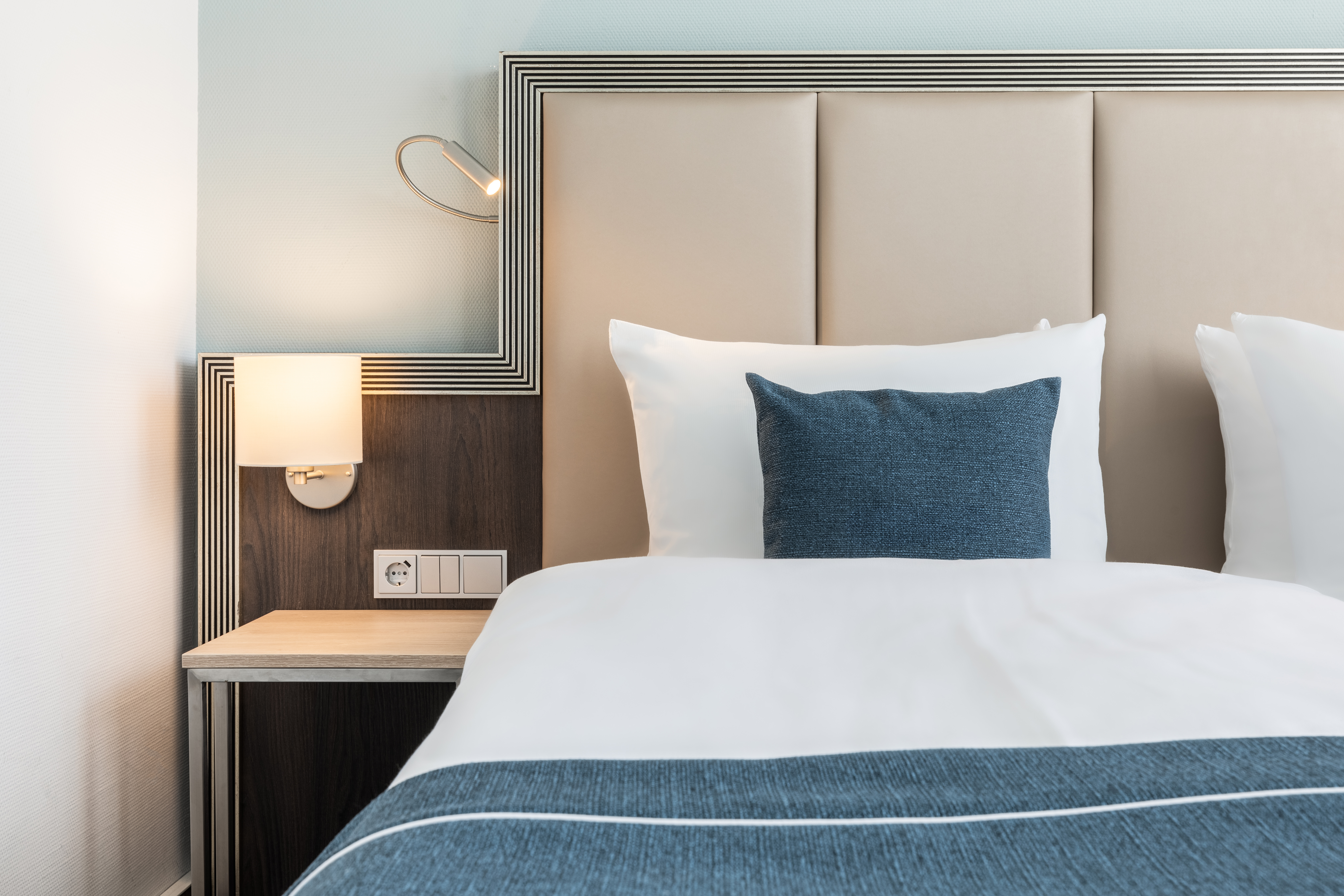 Double Premium Queen Bed