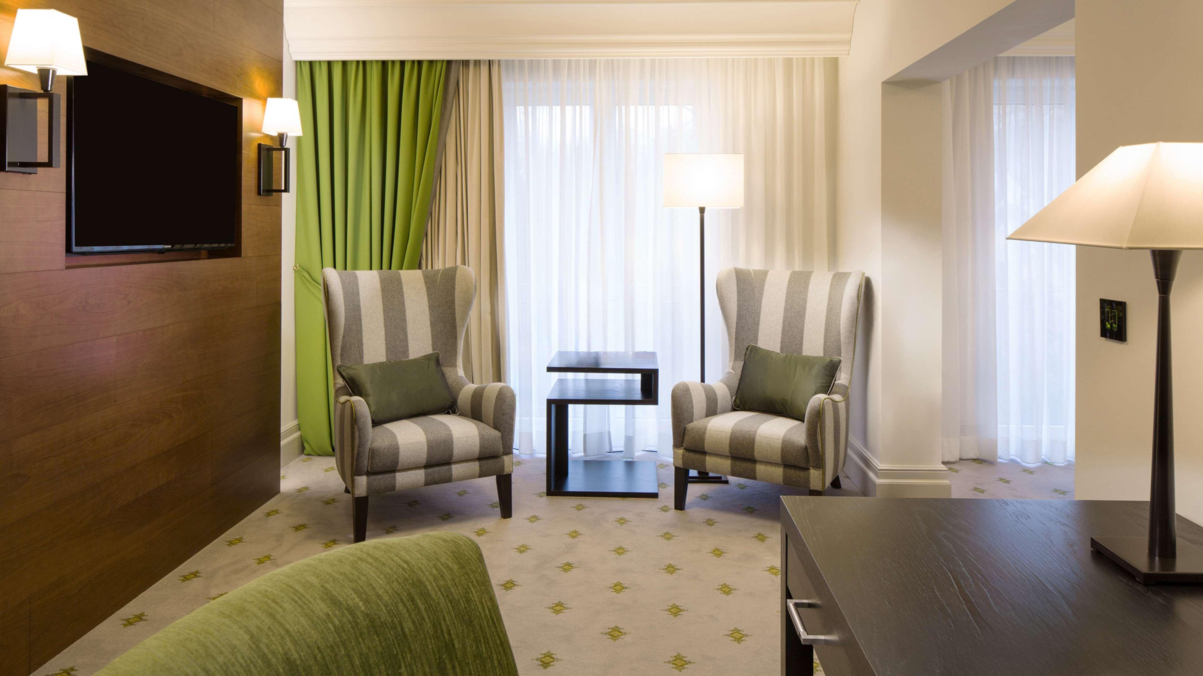 Junior Suite King Size Bed