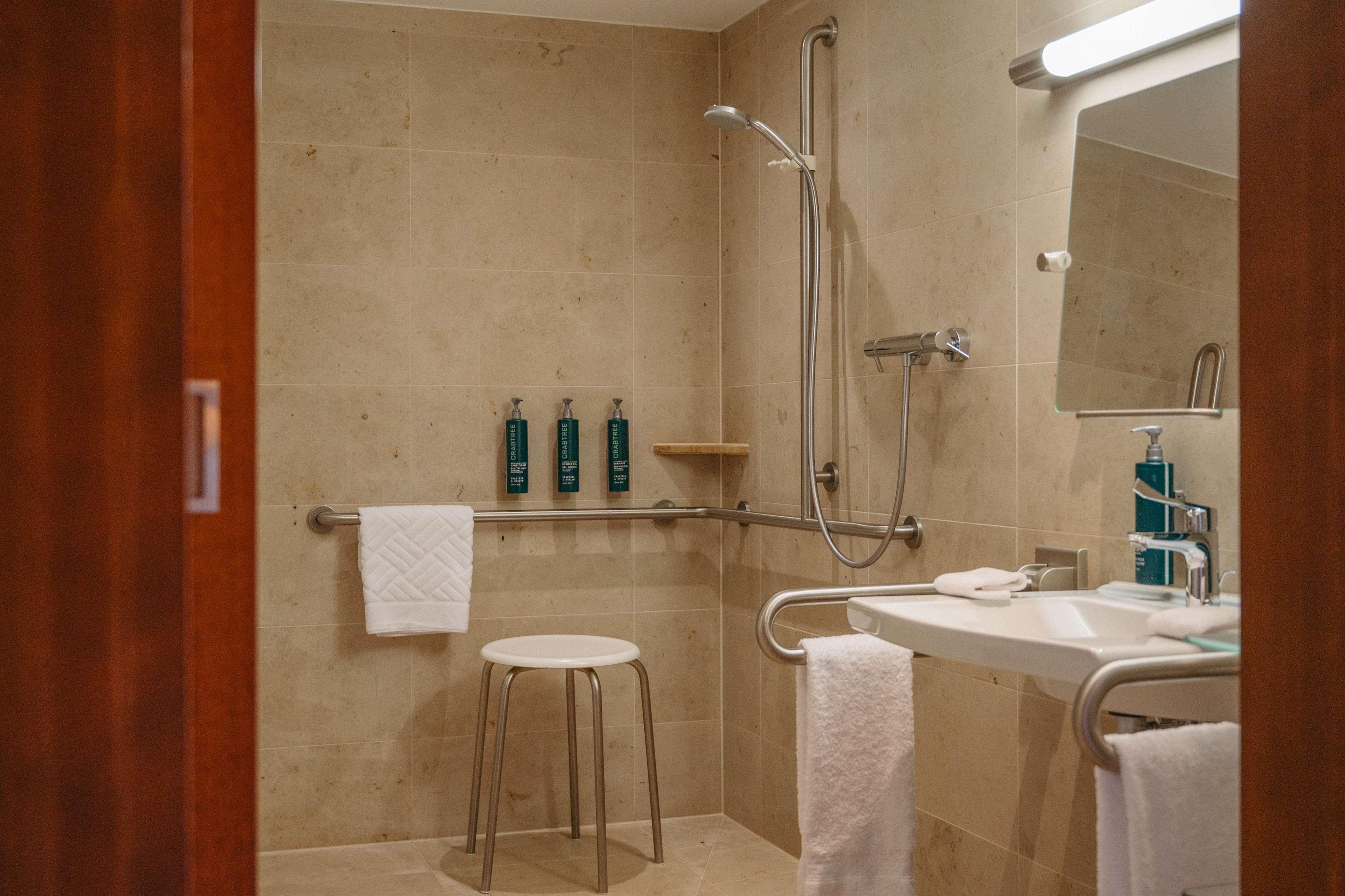 Double or Twin Accessible King Size Bed