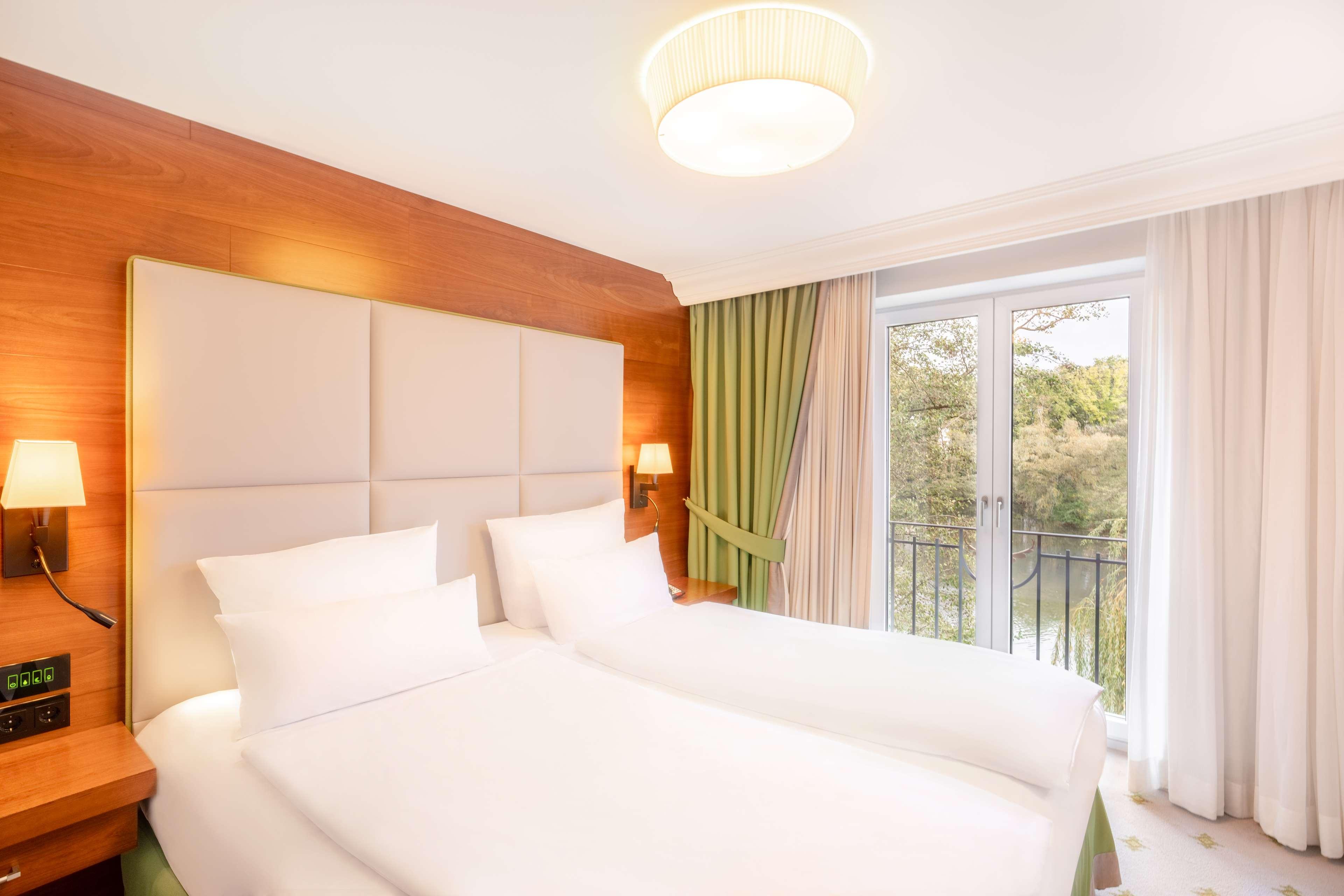 Junior Suite King Size Bed