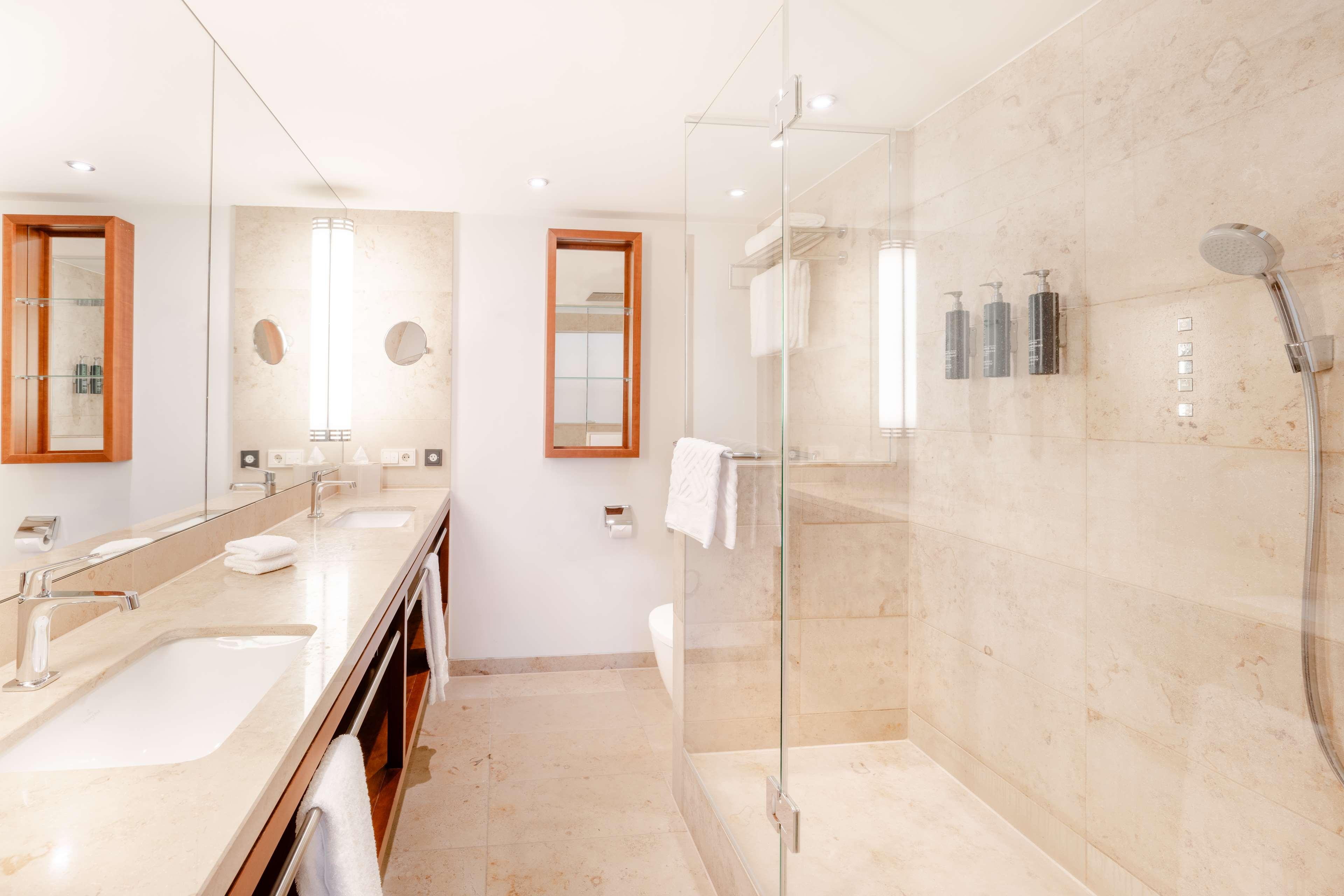 Double or Twin Deluxe Lake View