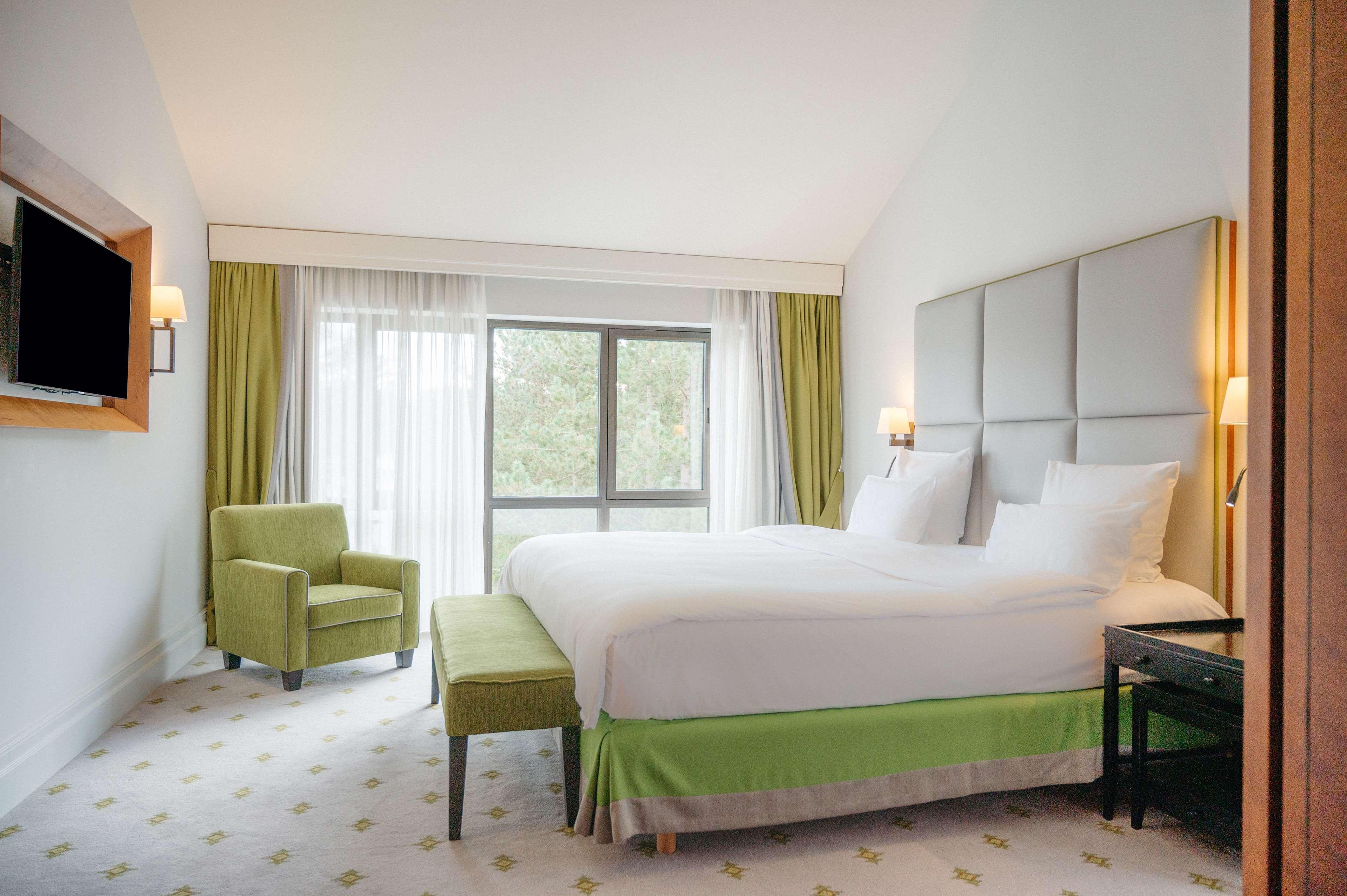 Double or Twin Accessible King Size Bed