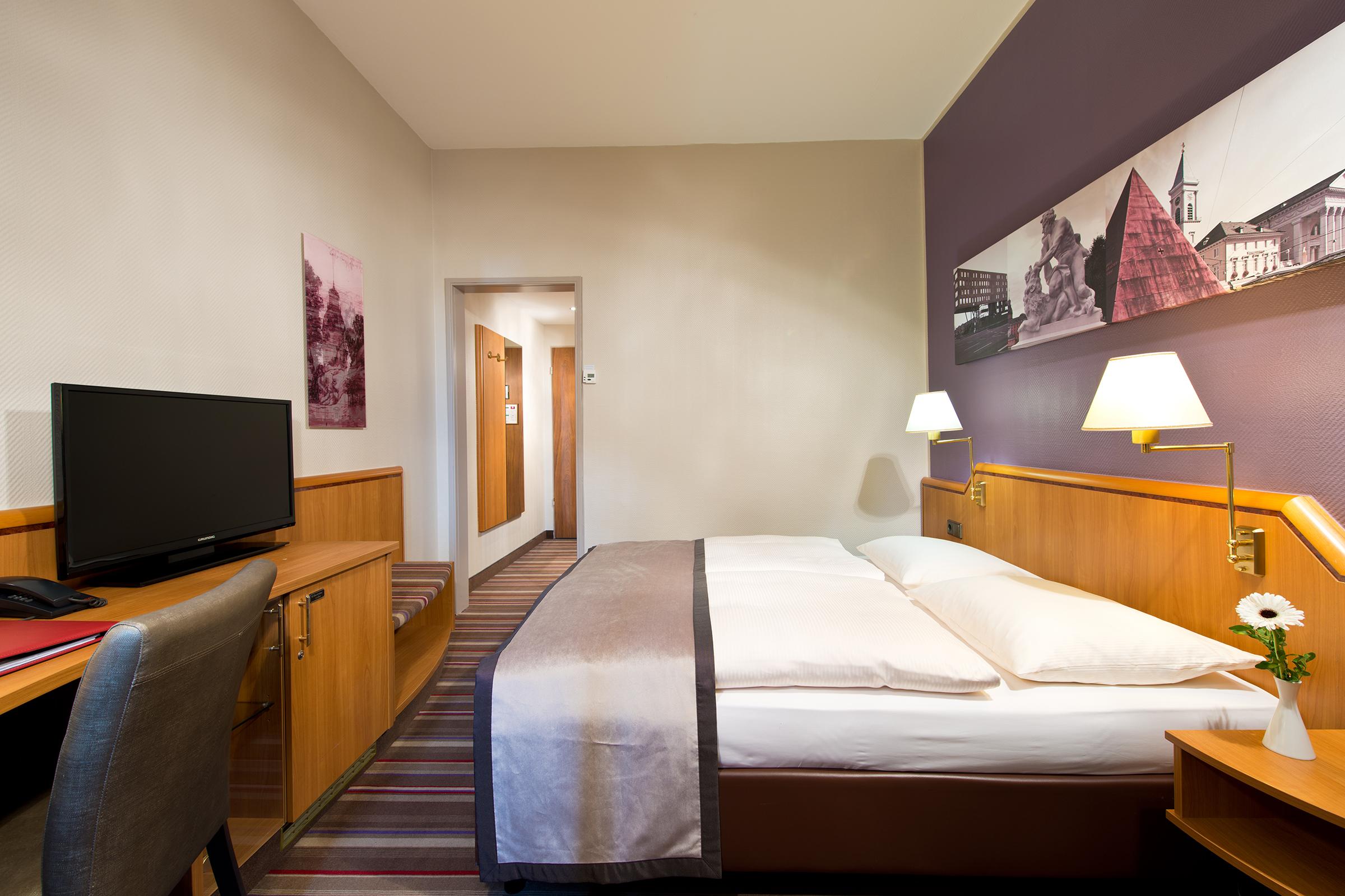 Double or Twin Standard