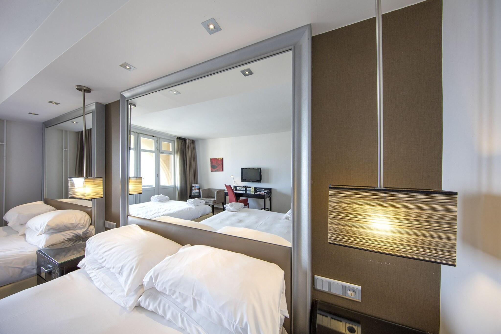 Family Room Two Queen Beds