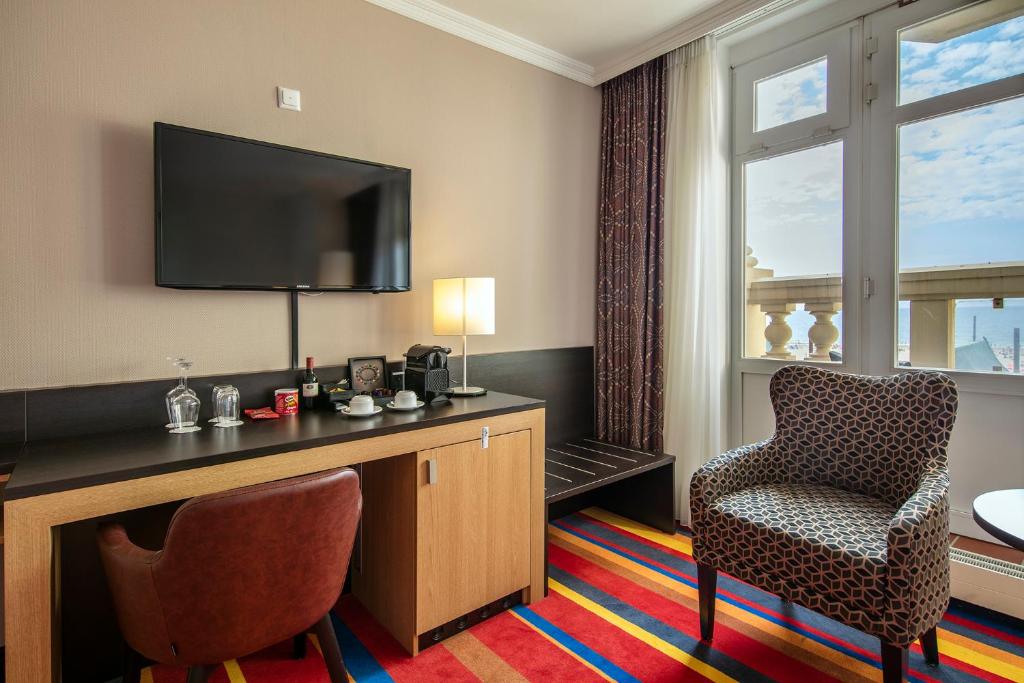 Family Room Superior