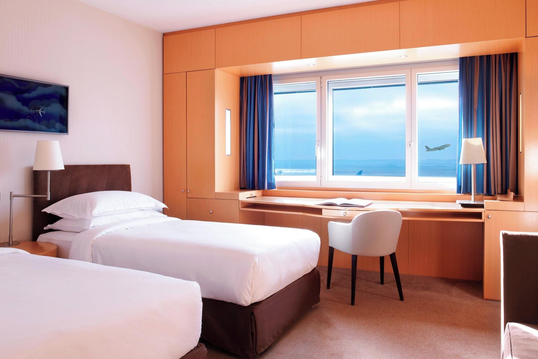 Twin Deluxe Two Beds