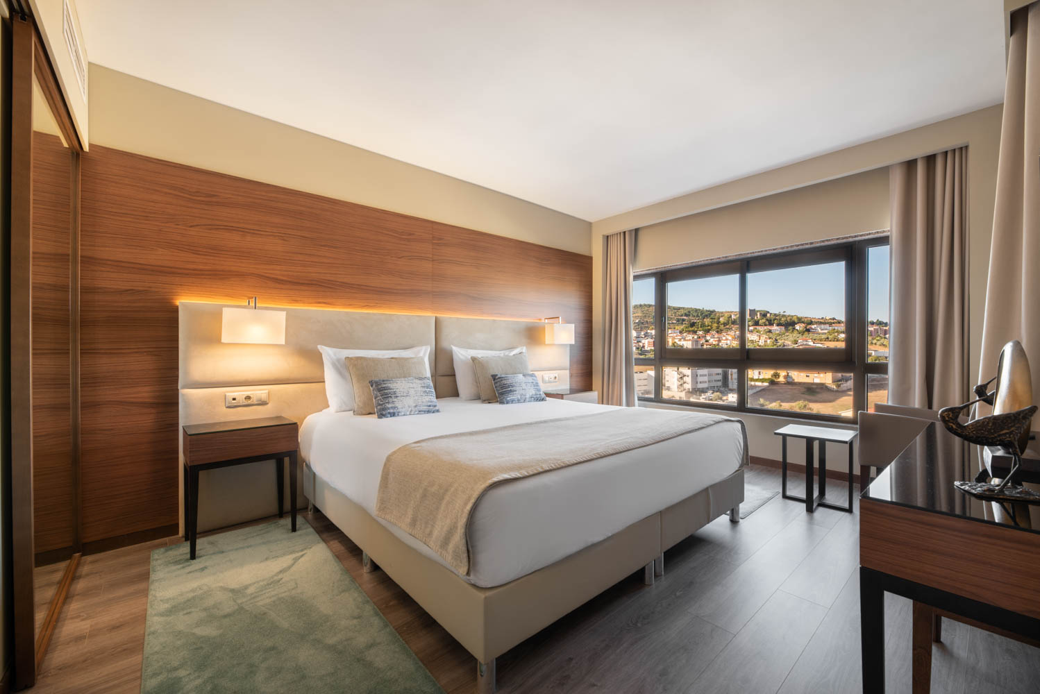 Suite Deluxe with Views