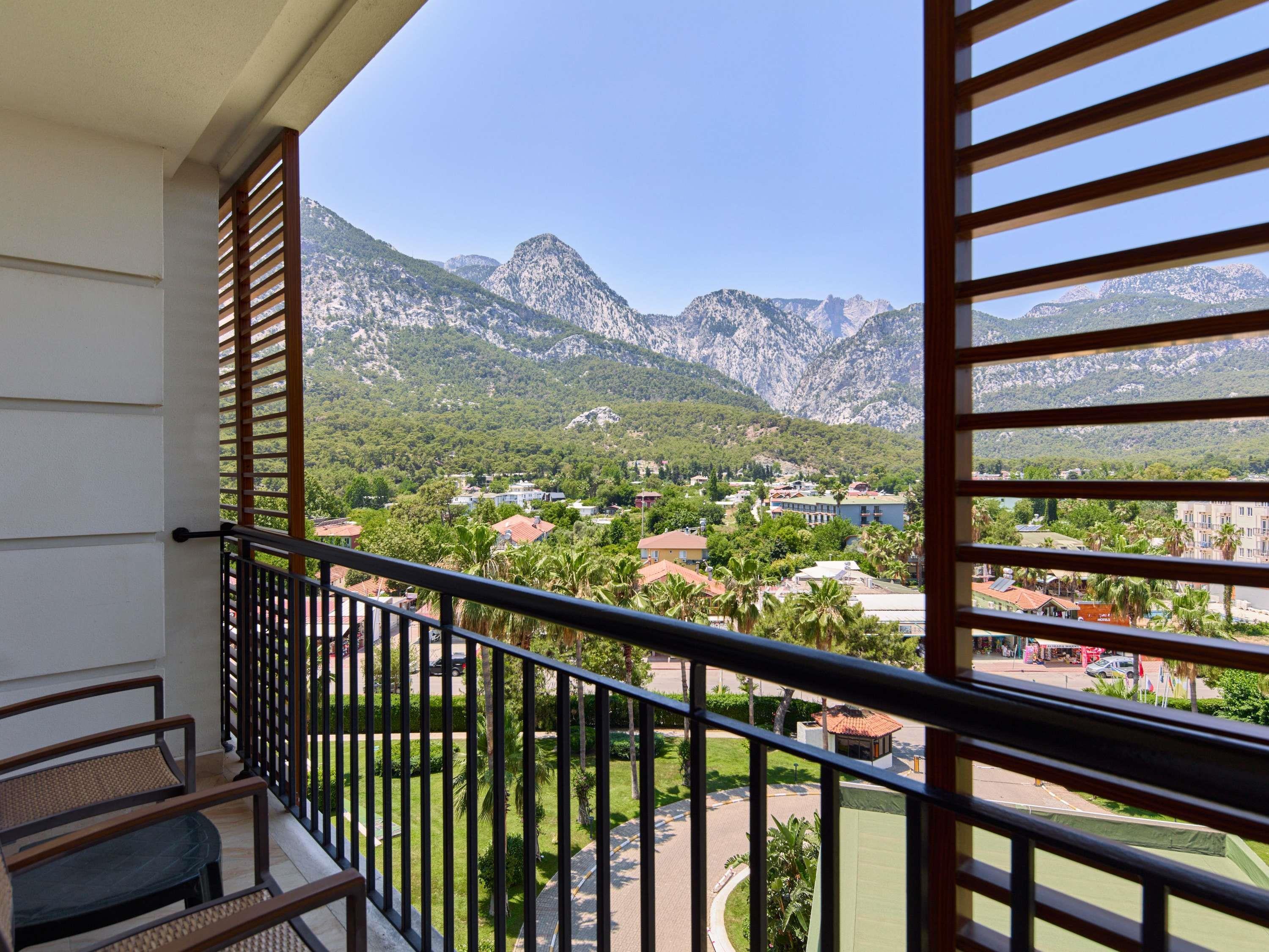 Double Land View