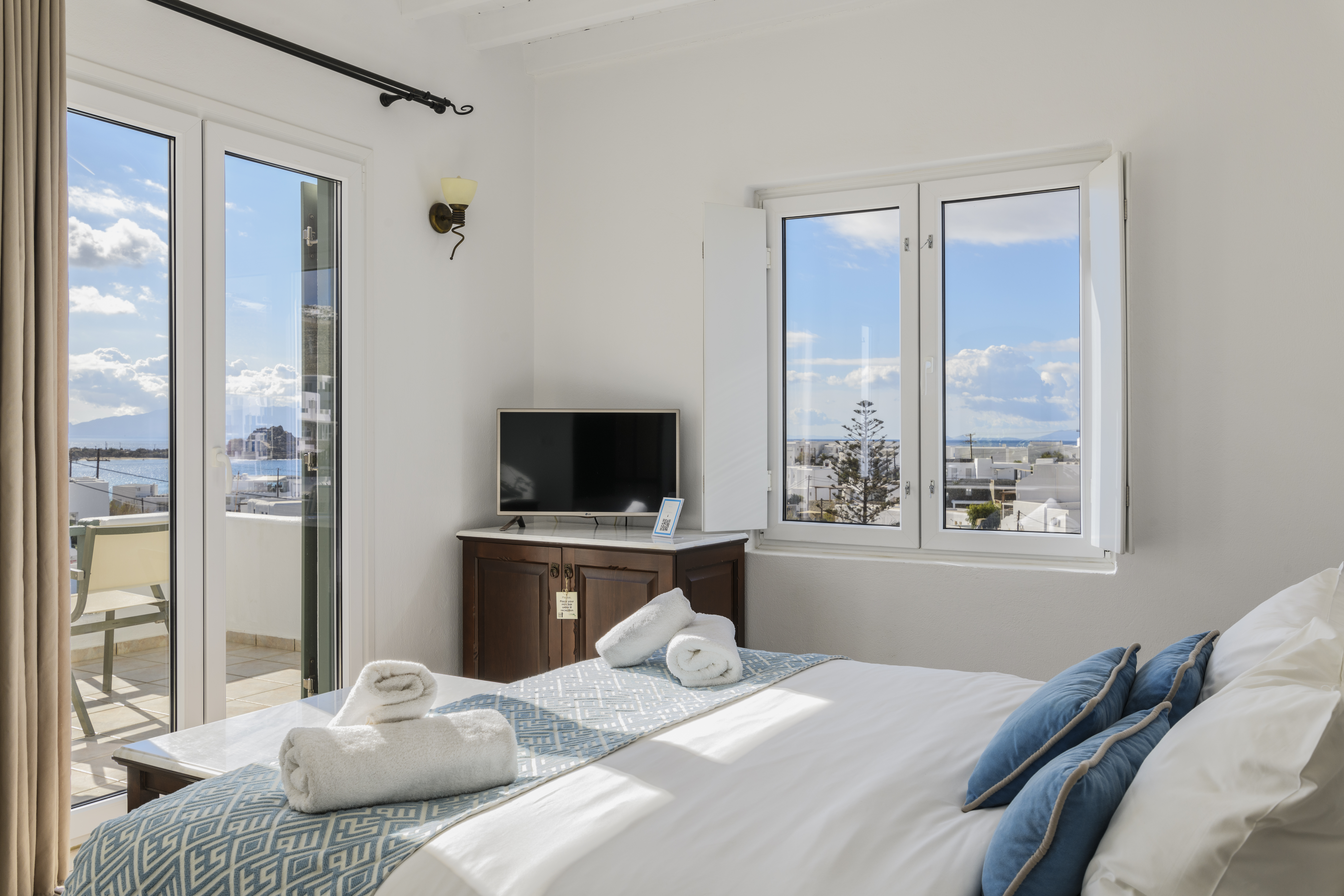 Double or Twin Side Sea View