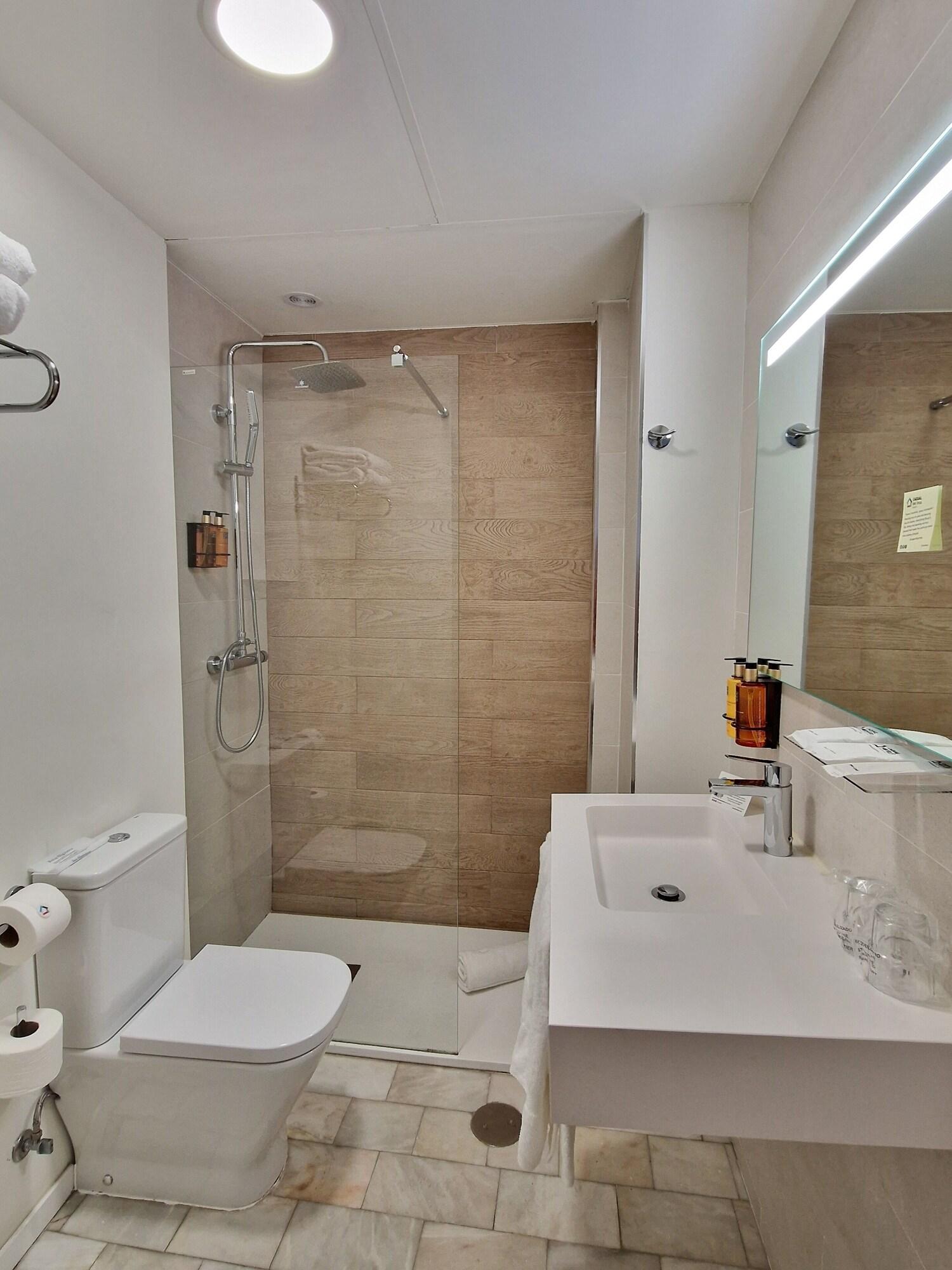 Suite Queen Size Bed