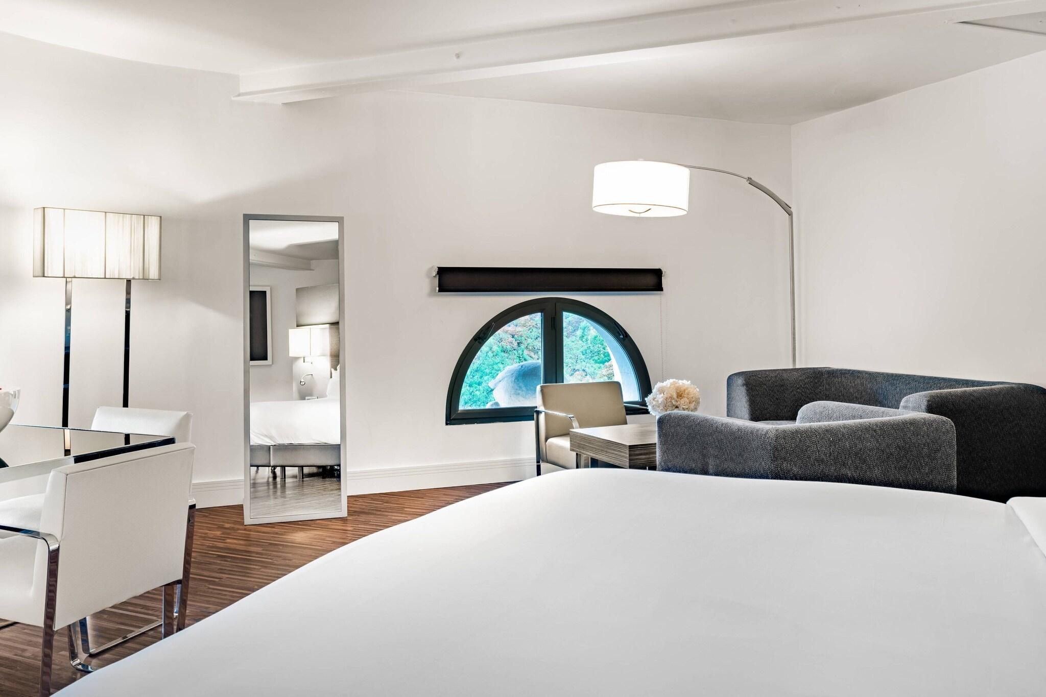 Junior Suite King Bed Non Smoking