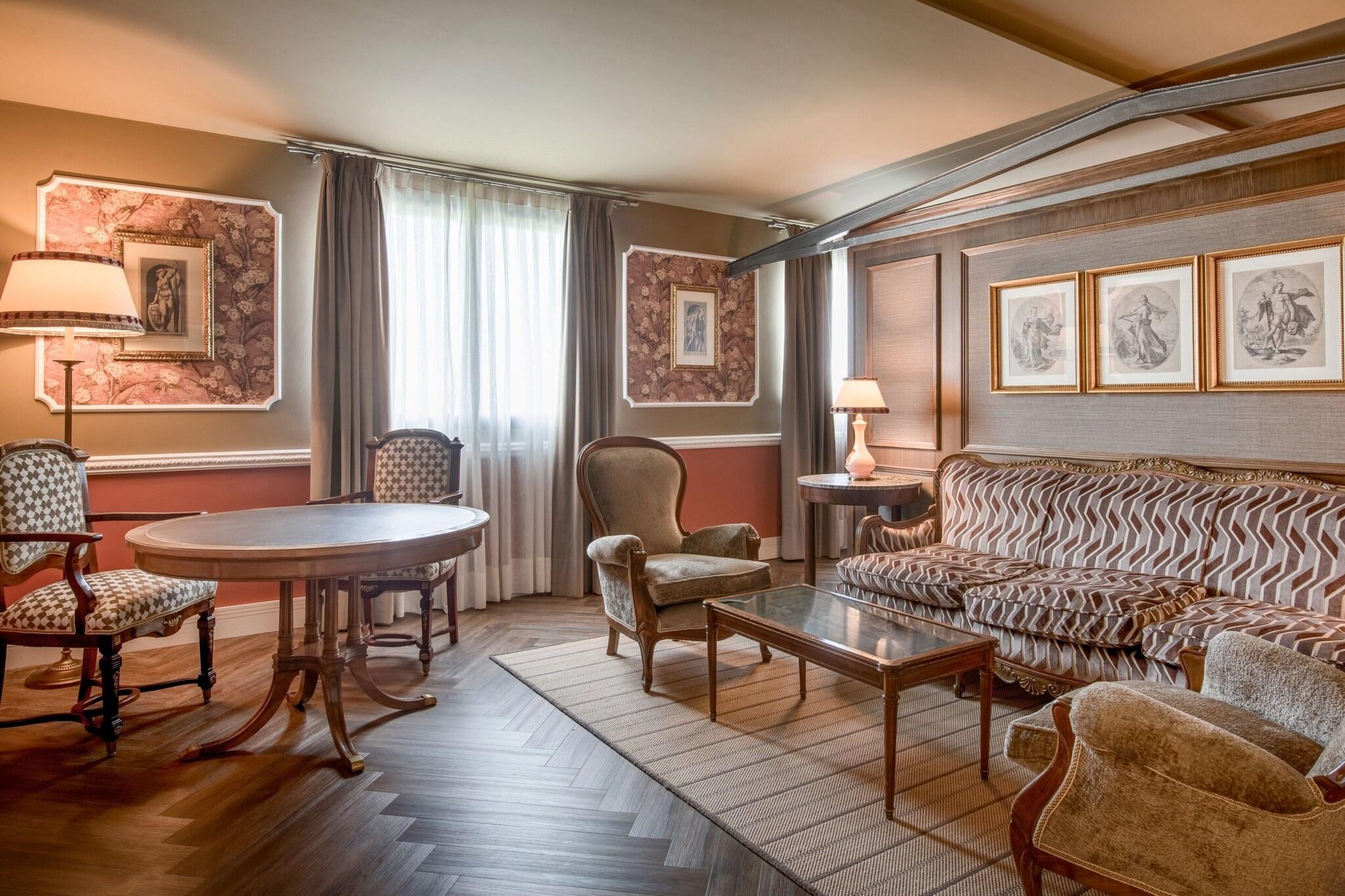 Junior Suite King Bed Non Smoking