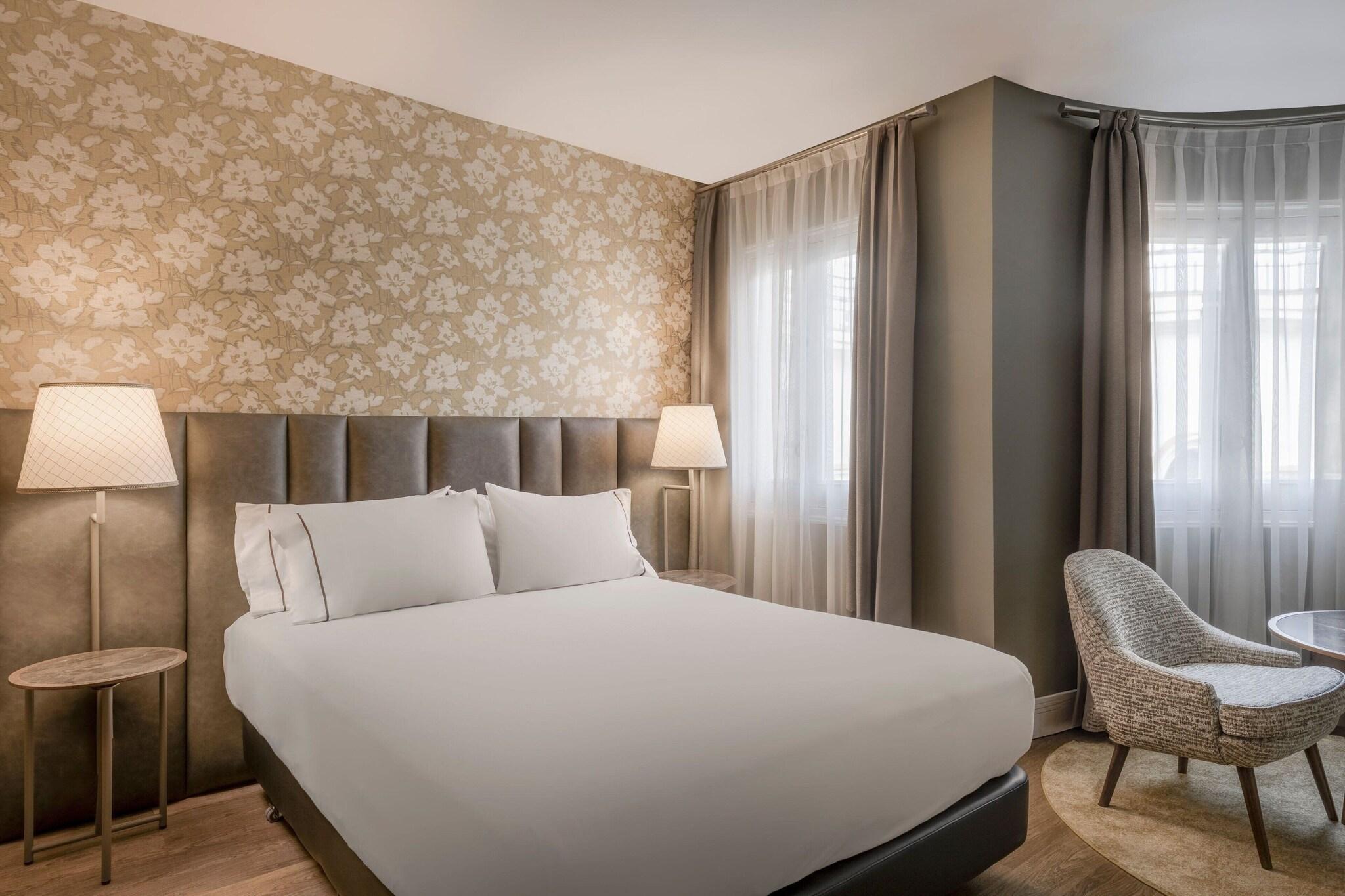 Double Deluxe Queen Bed