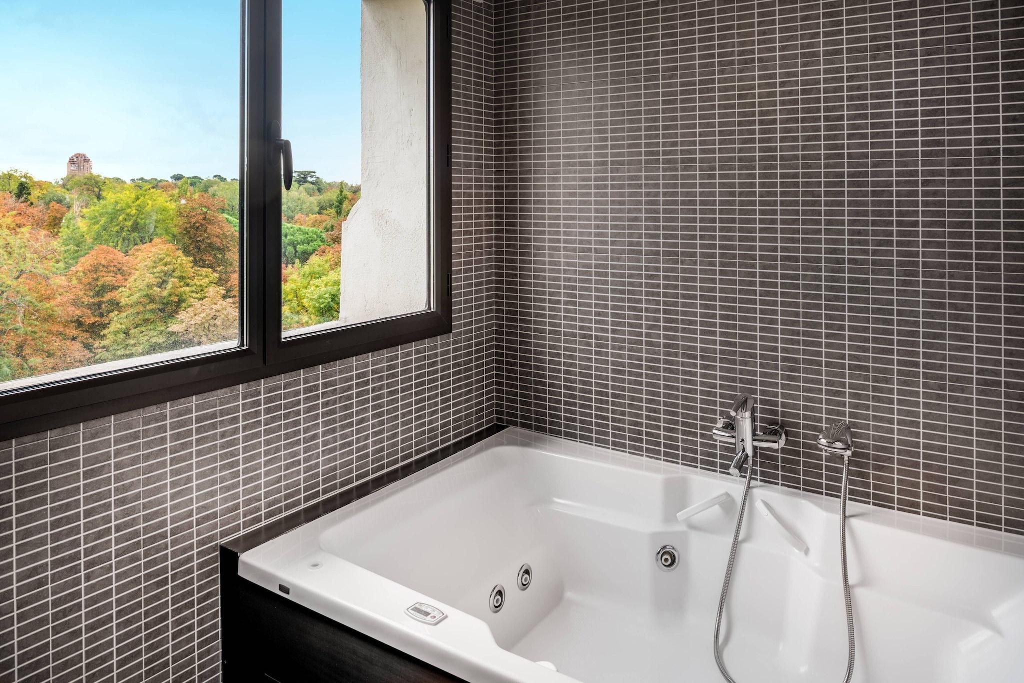 Junior Suite King Bed Non Smoking