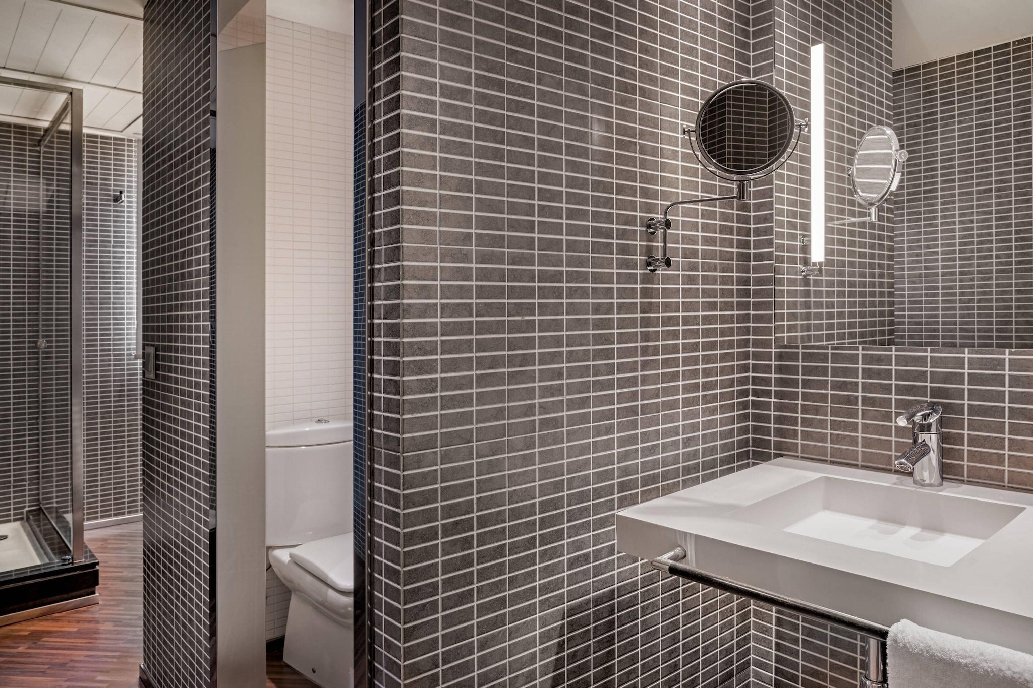 Junior Suite King Bed Non Smoking