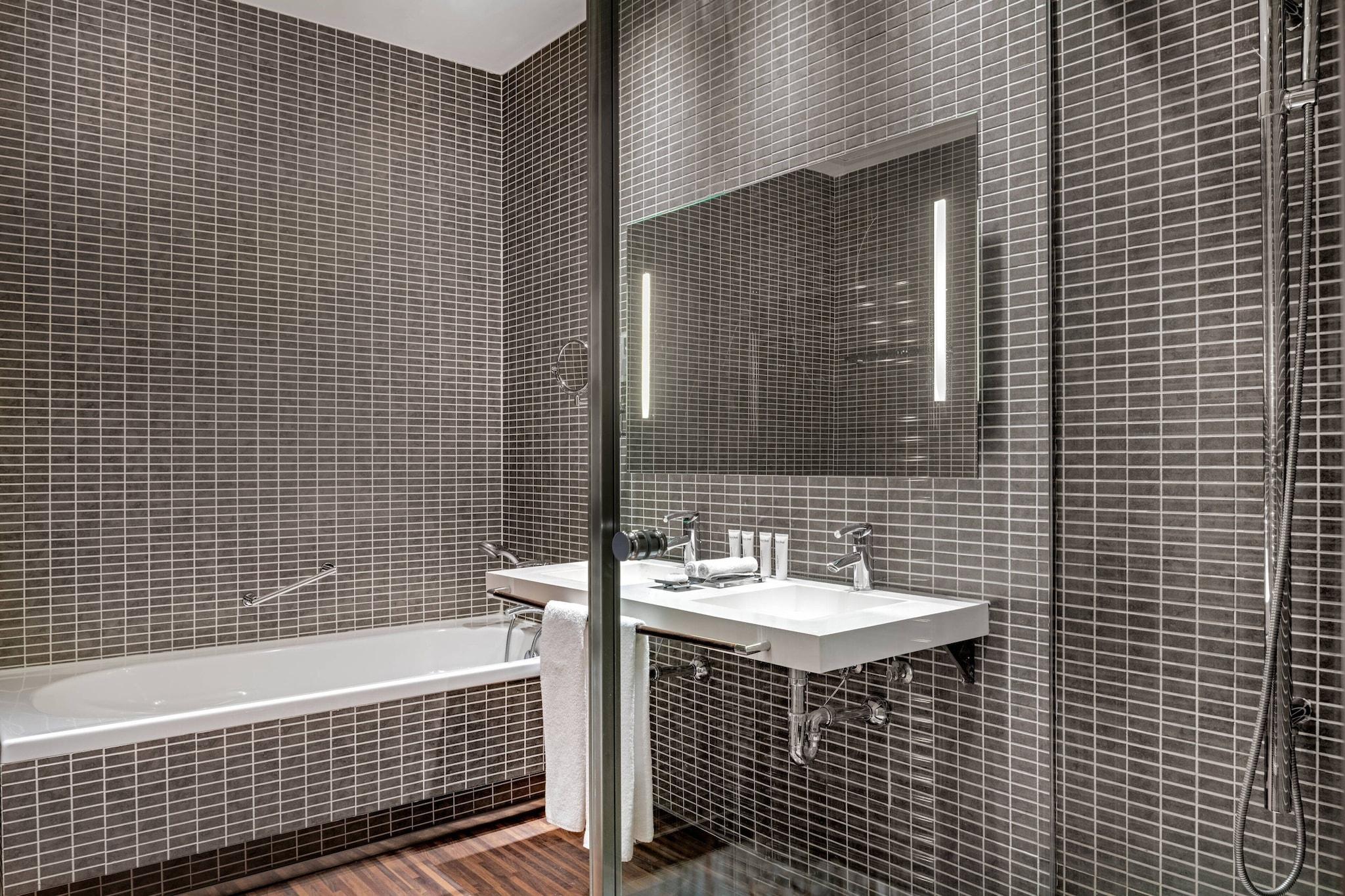 Junior Suite King Bed Non Smoking