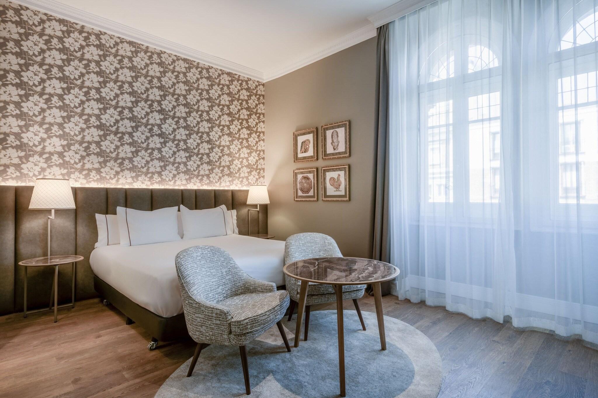 Double Deluxe King Bed