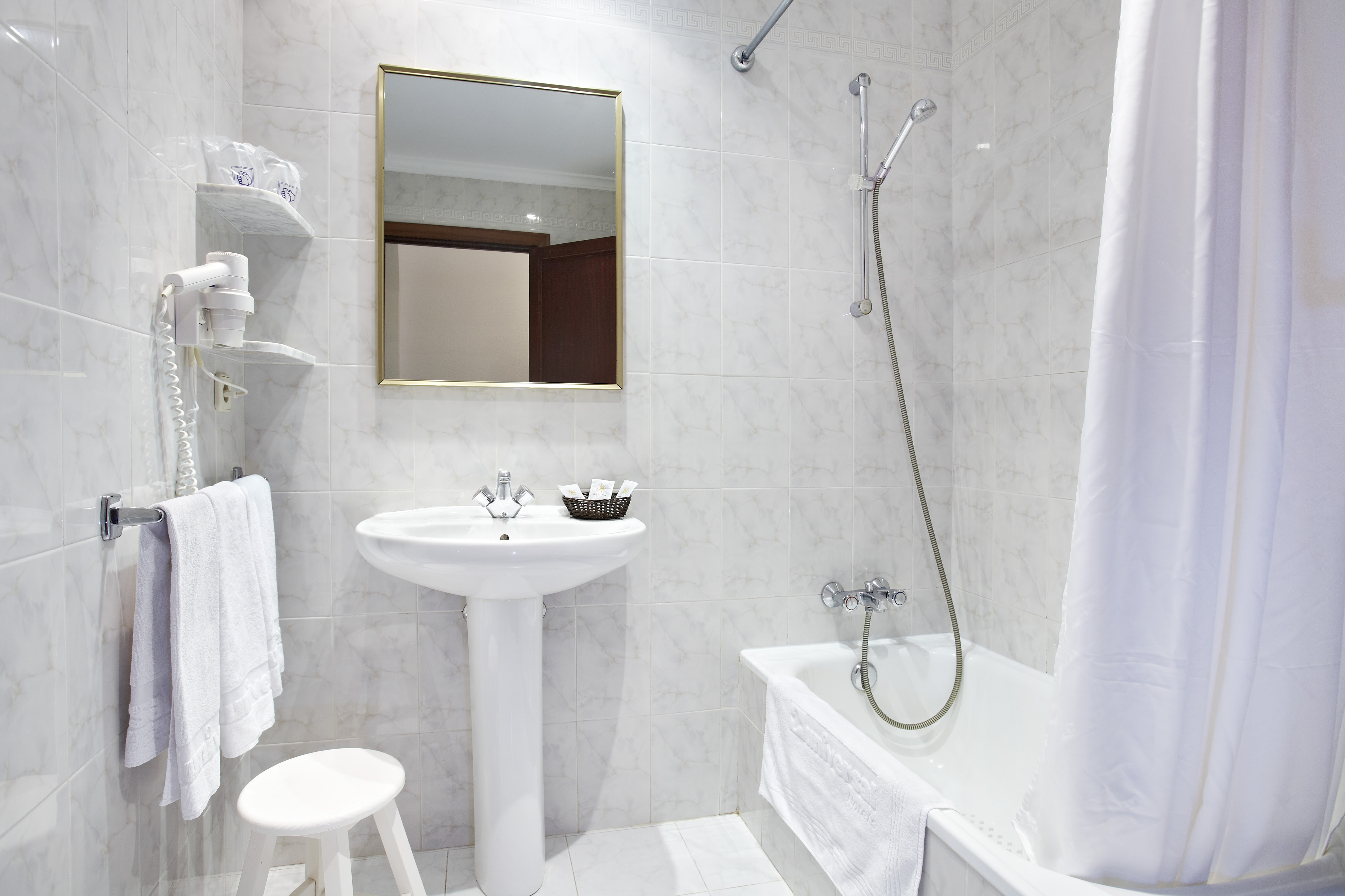 Double or Twin Standard