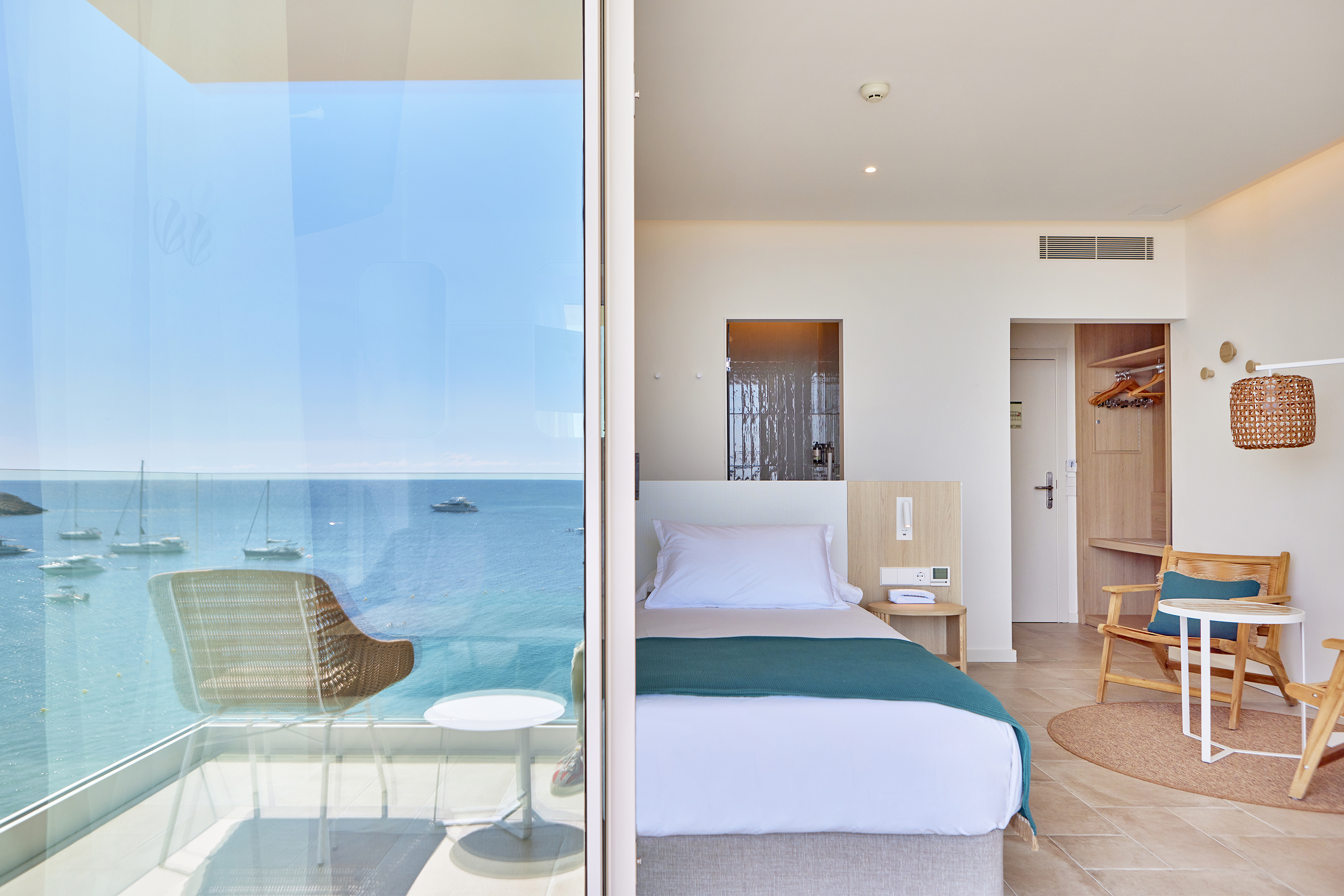 Double or Twin Superior Sea View