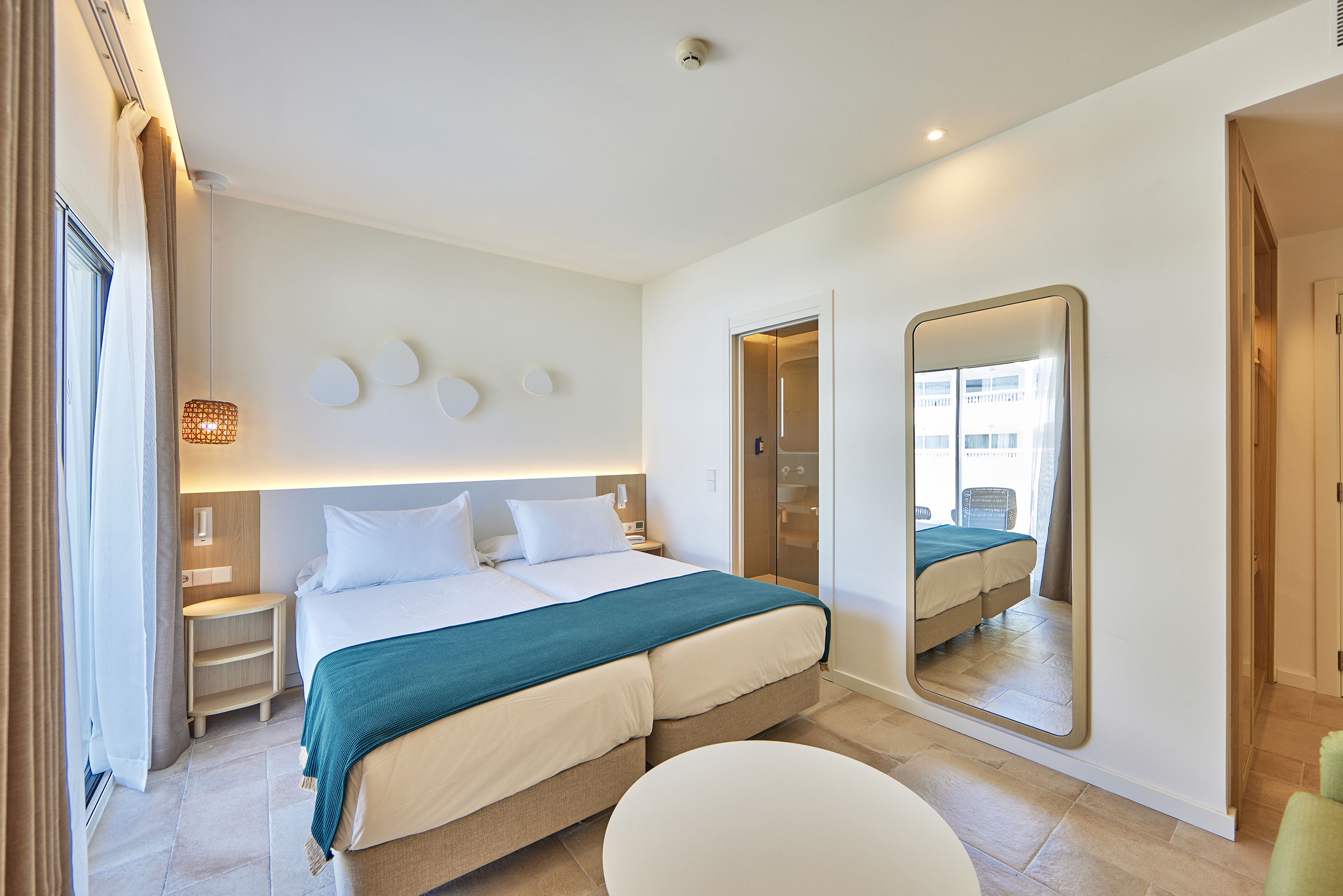 Double or Twin Standard