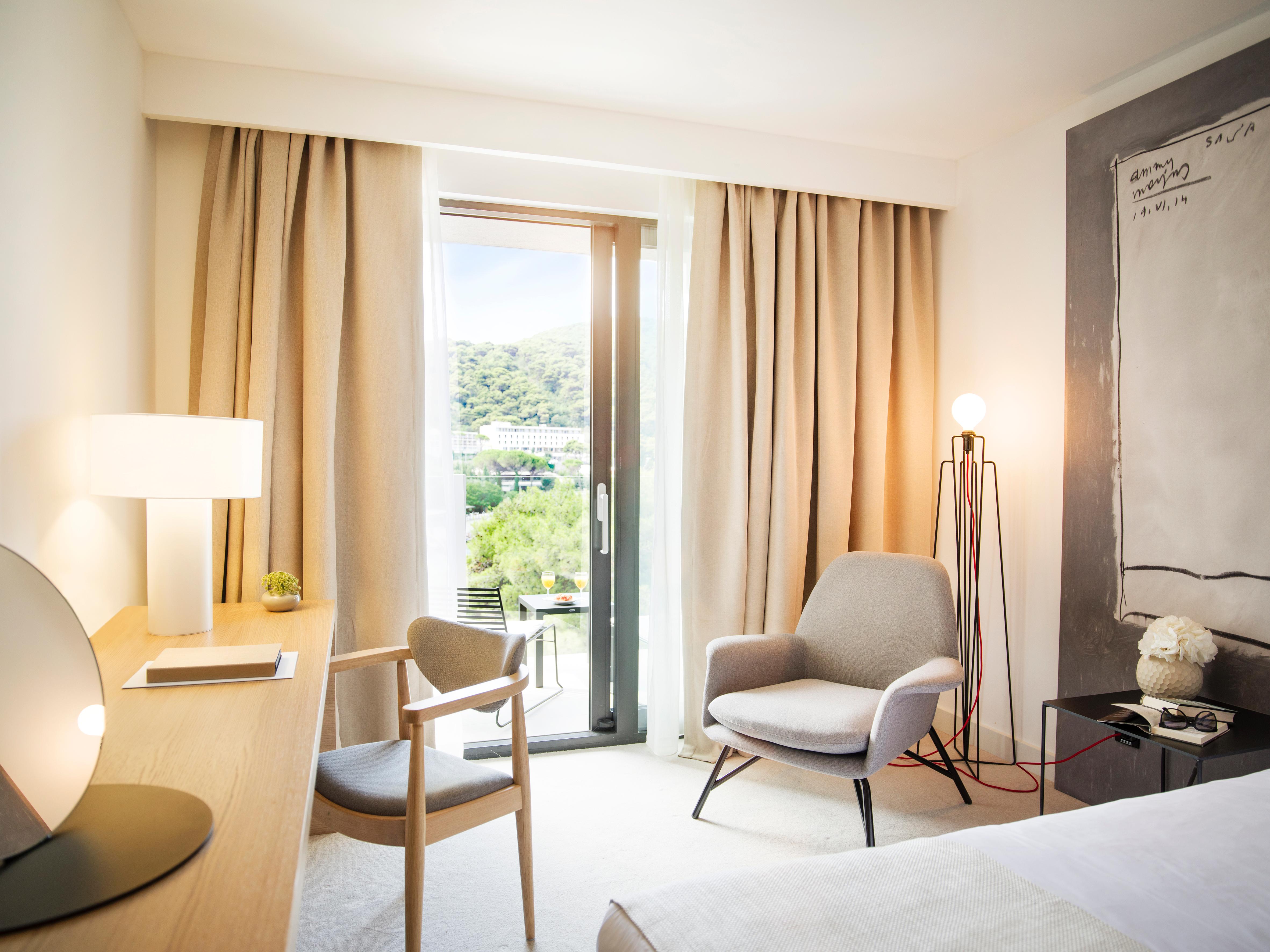 Double Deluxe Sea View with Balcony