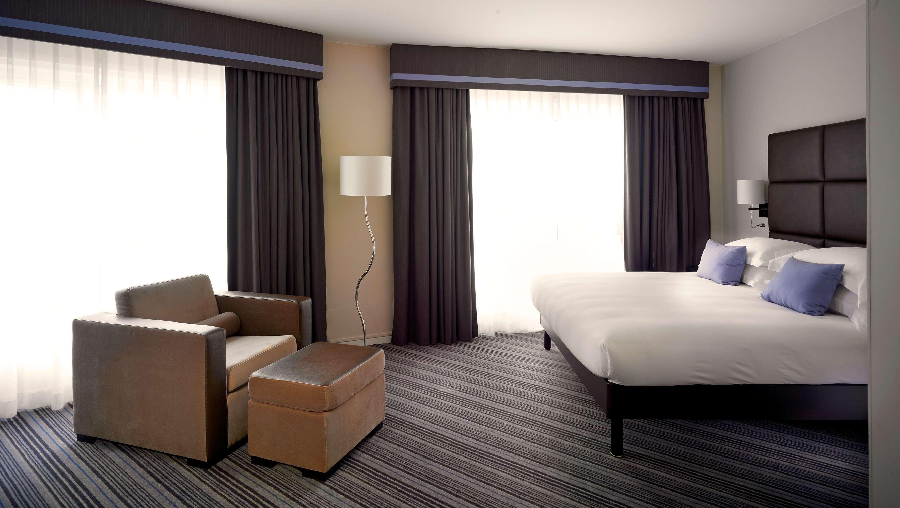 Double Deluxe King Bed