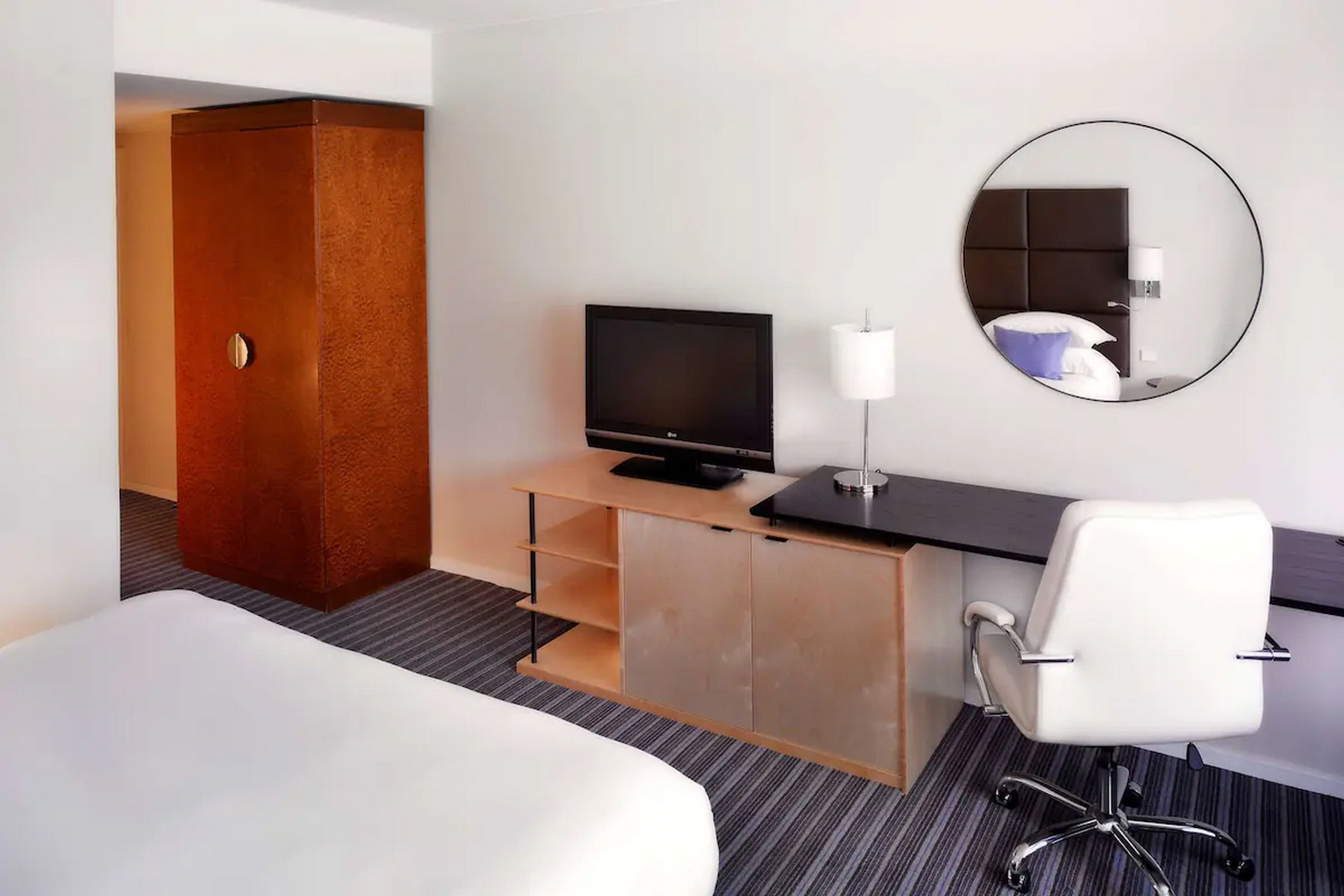 Double Queen Size Bed