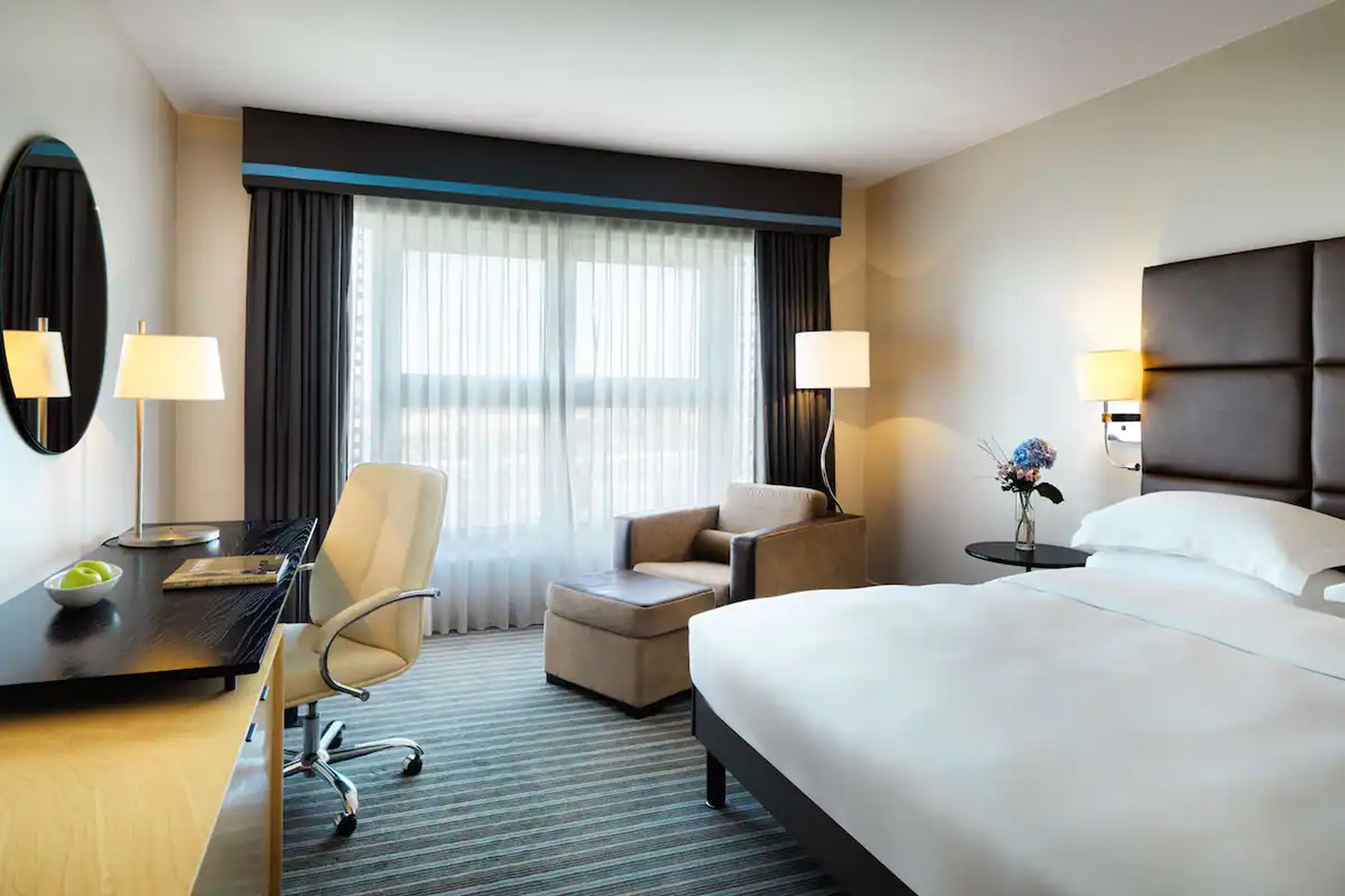 Double Deluxe Queen Bed