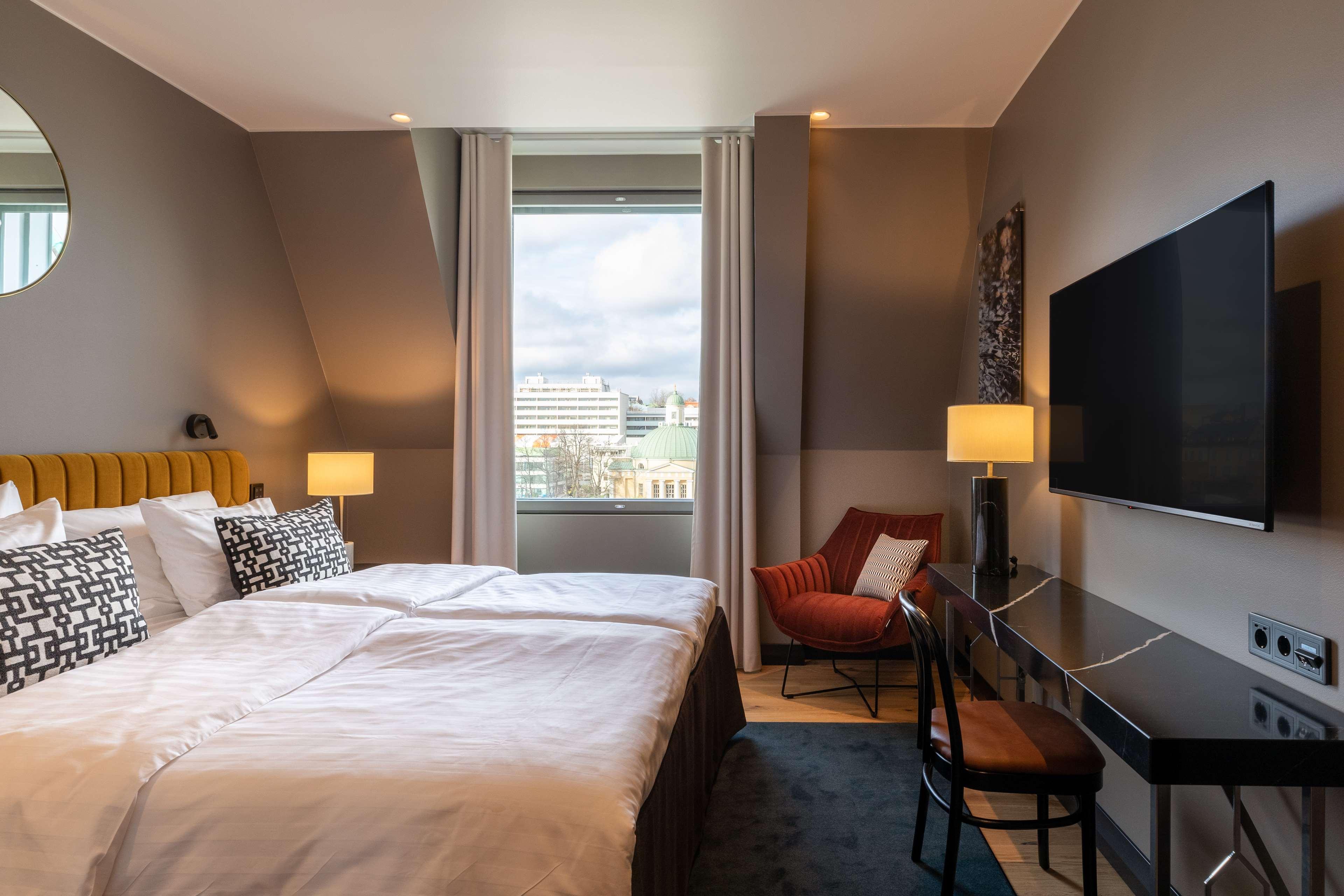 Double Single Superior King Bed