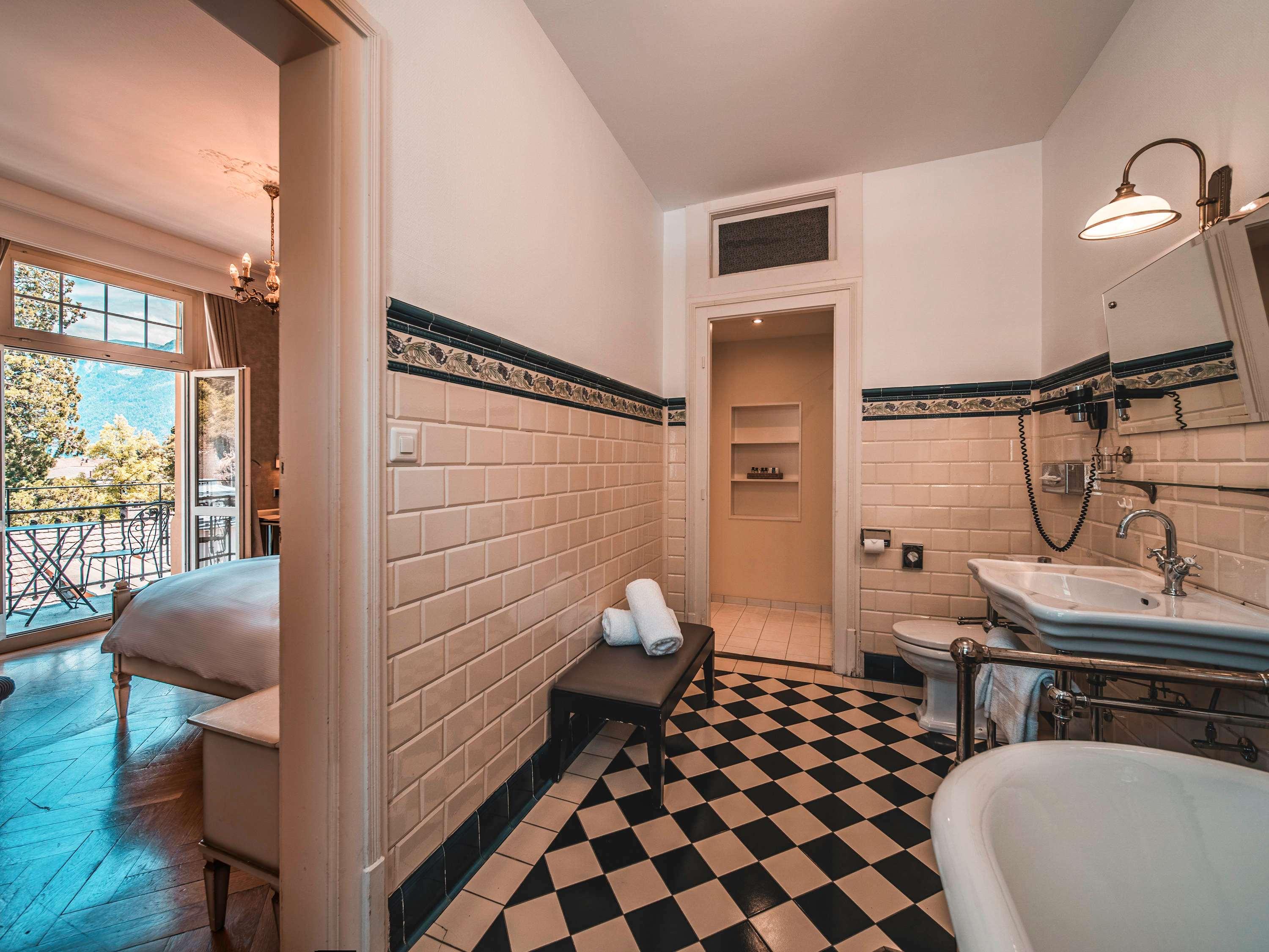 Double or Twin Superior