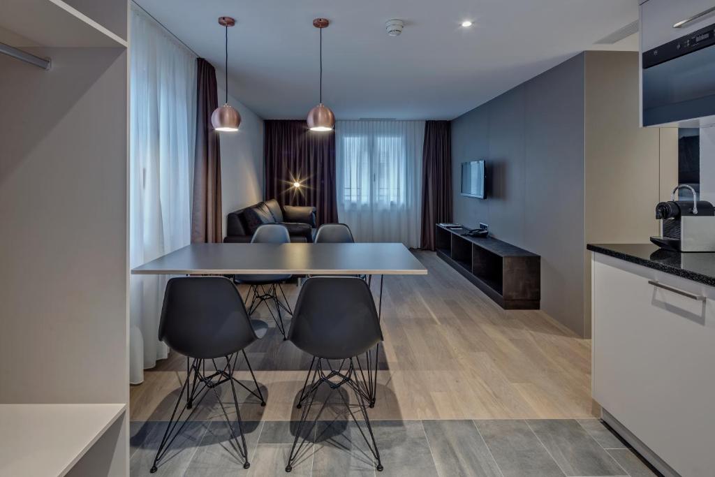 Apartment with Kitchenette