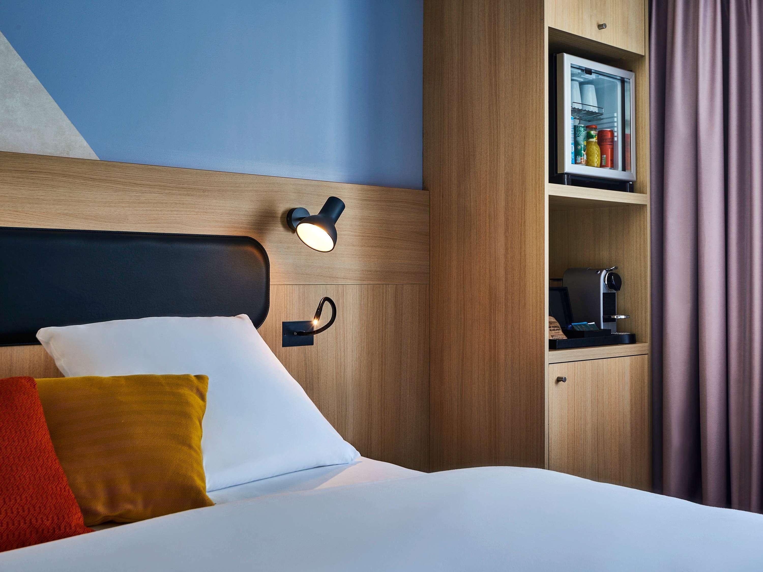 Twin Superior Queen Bed