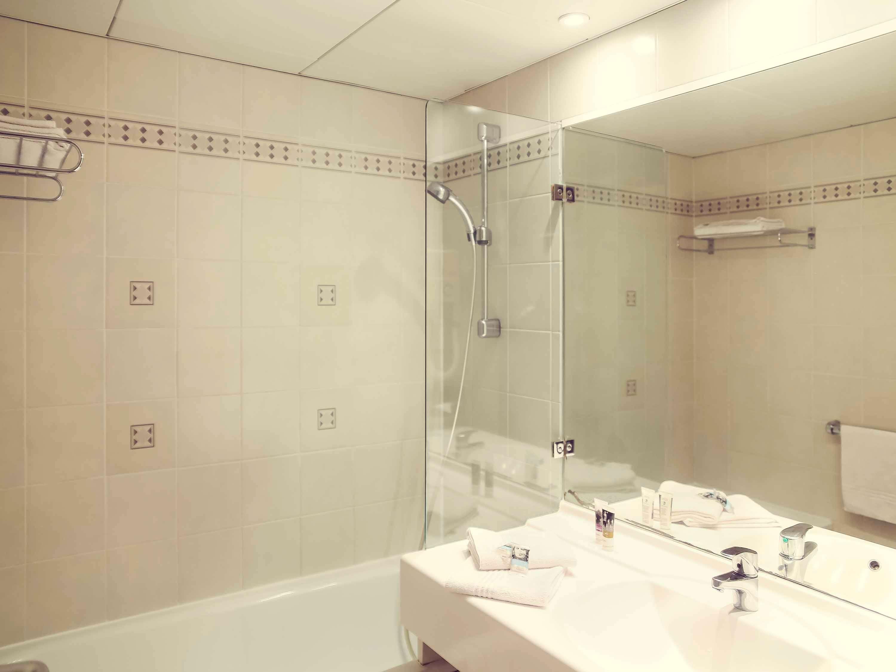 Double Classic Double Bed