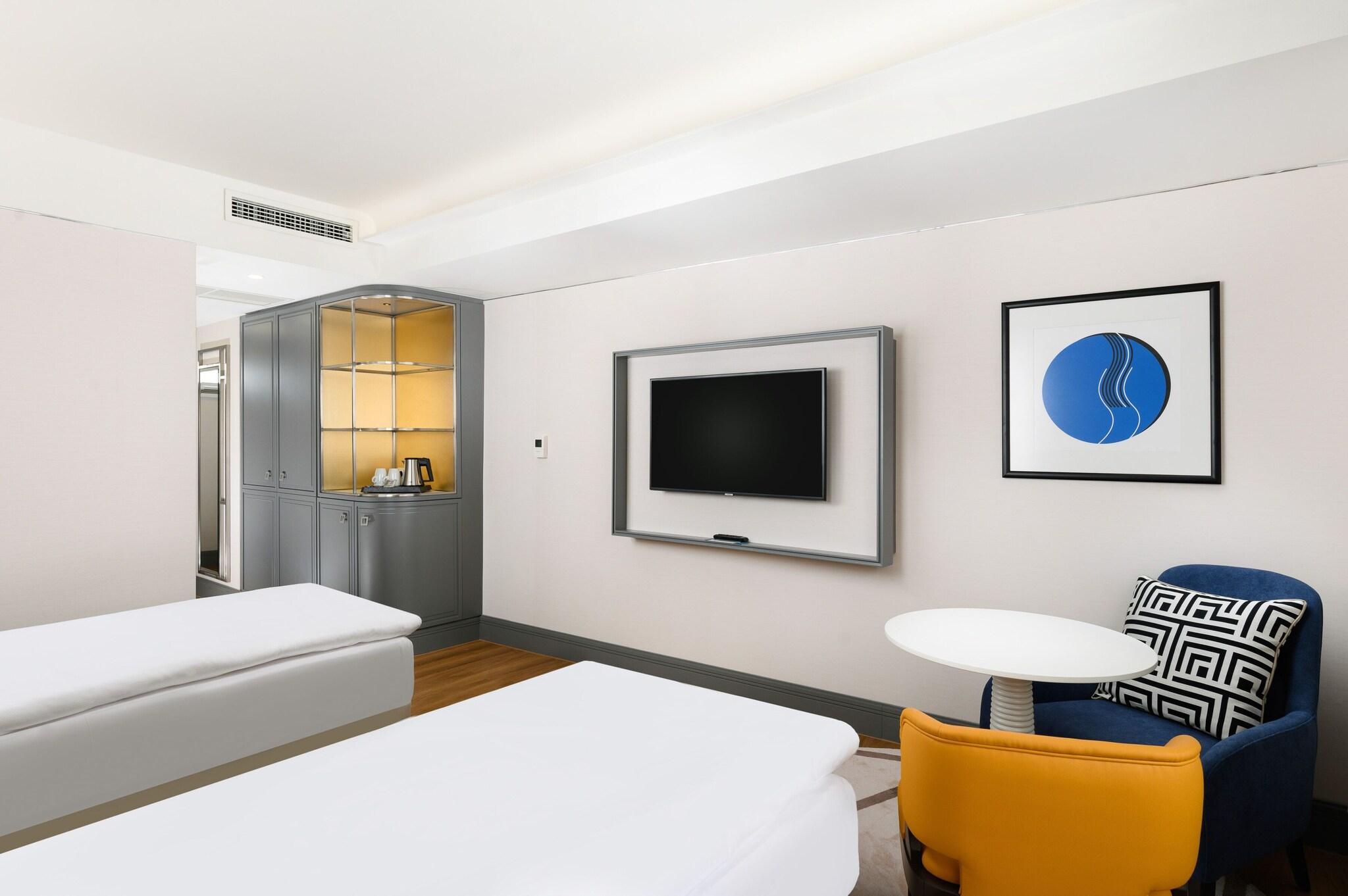 Twin Superior One Bedroom