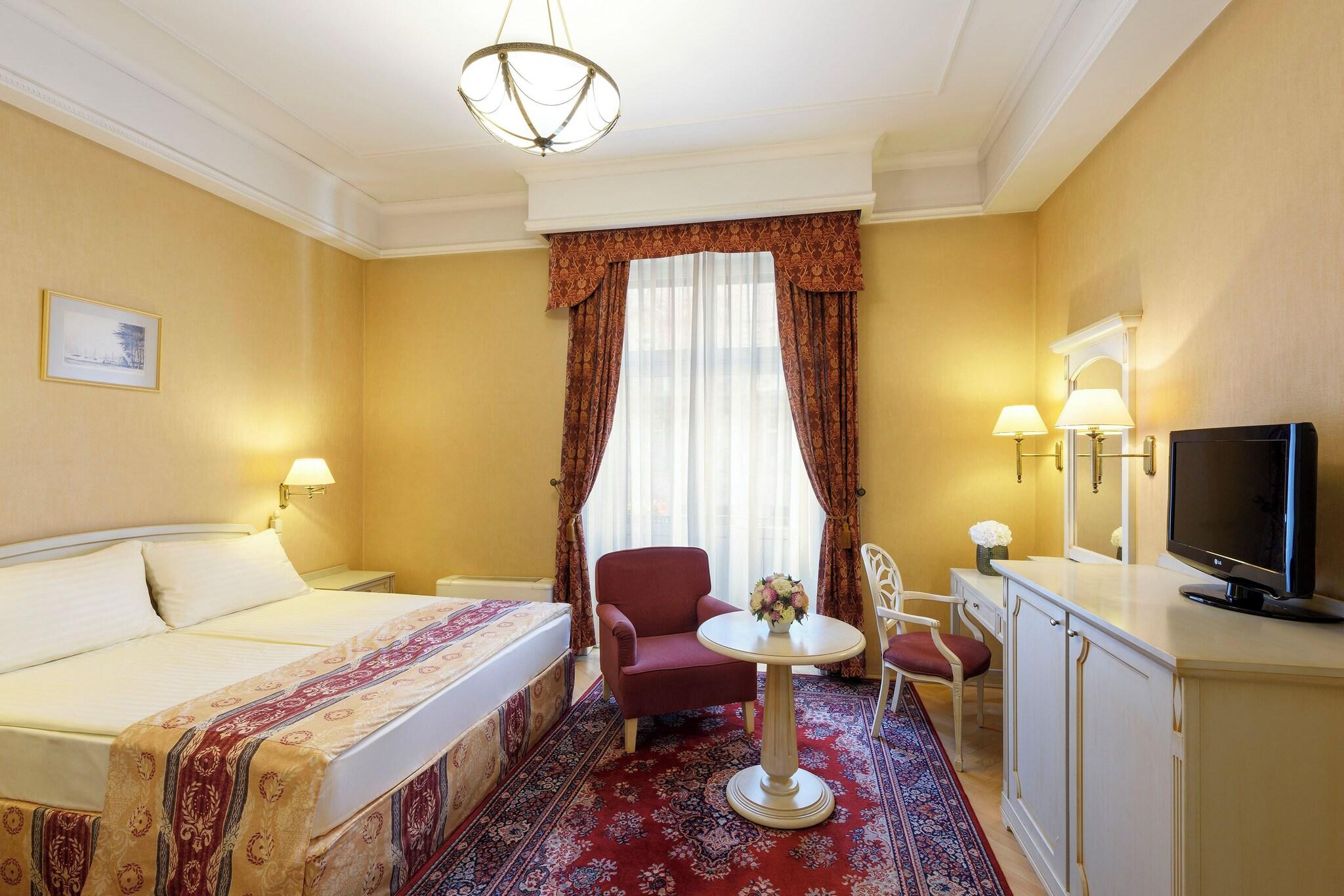 Double Classic King Bed