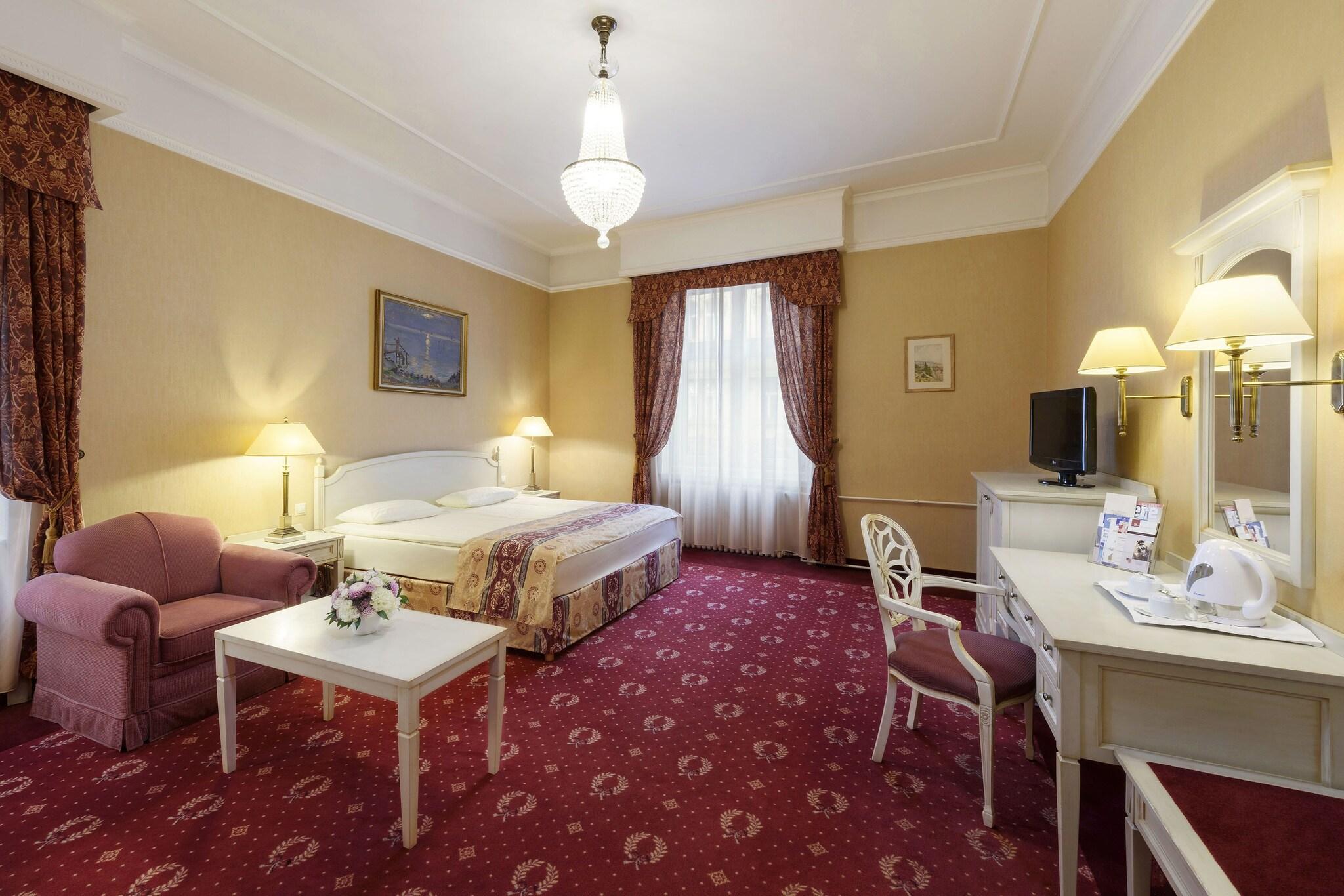 Junior Suite King Size Bed