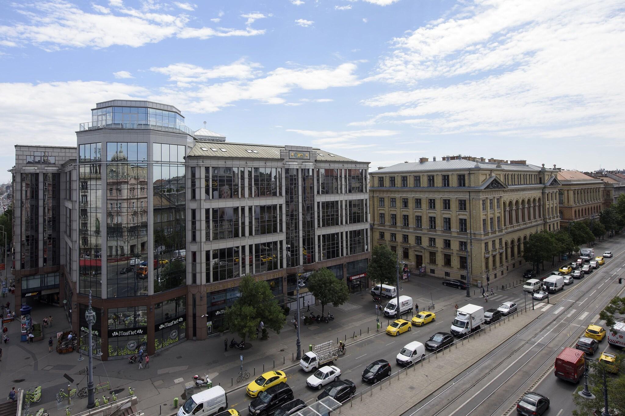 Family Room Three Beds