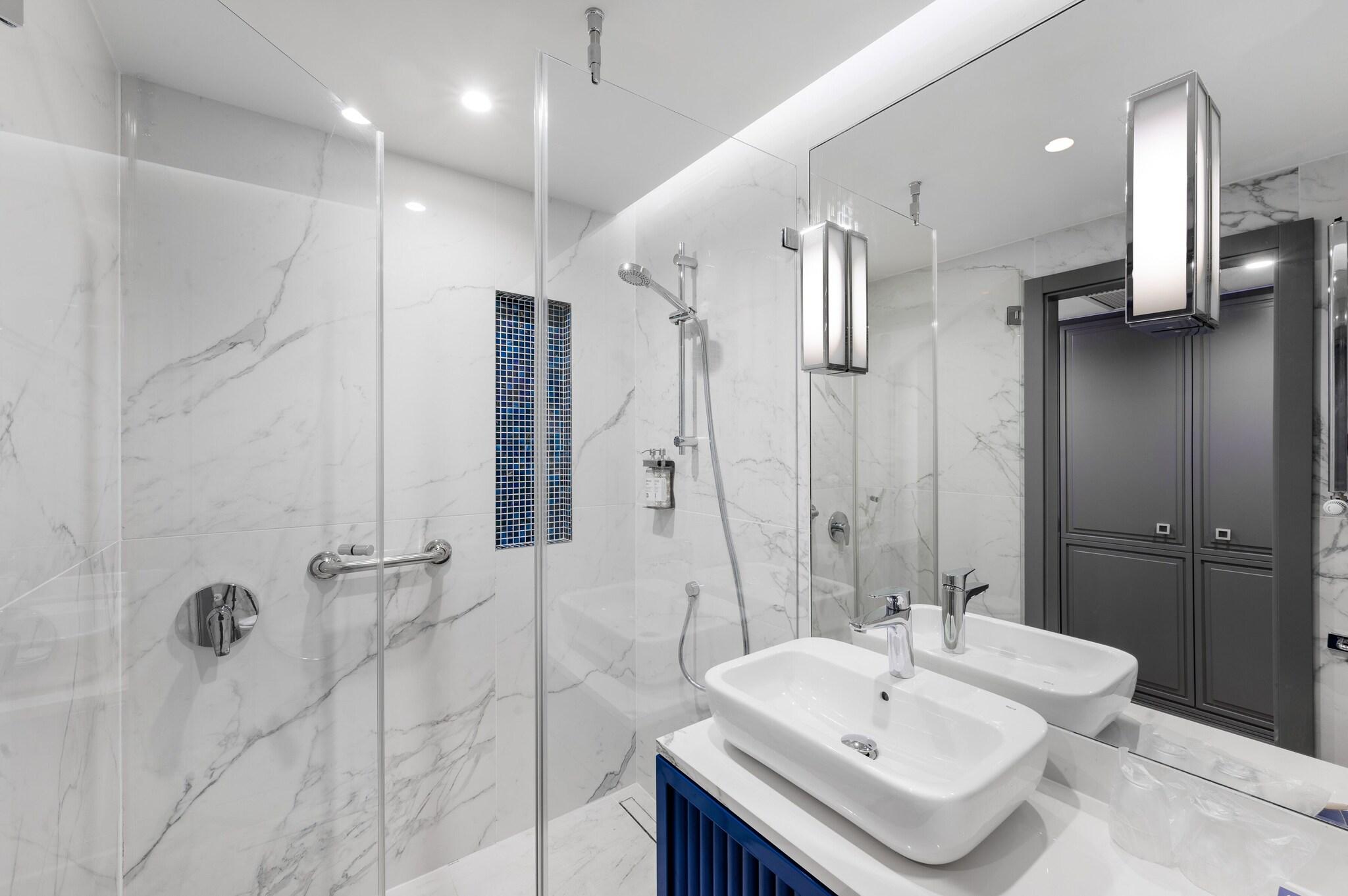 Double Superior King Bed