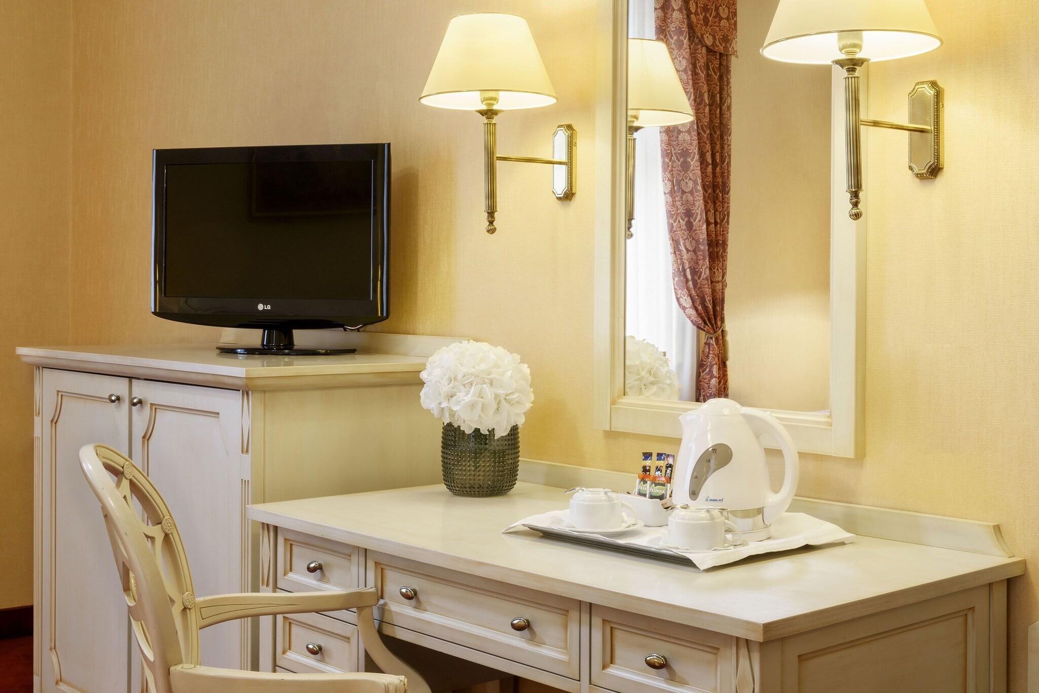 Junior Suite King Size Bed