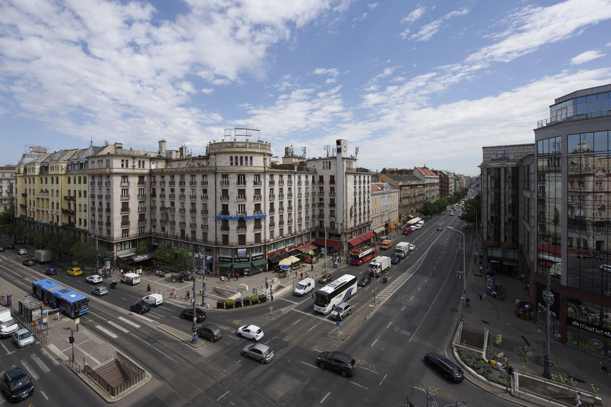 Double Classic King Bed