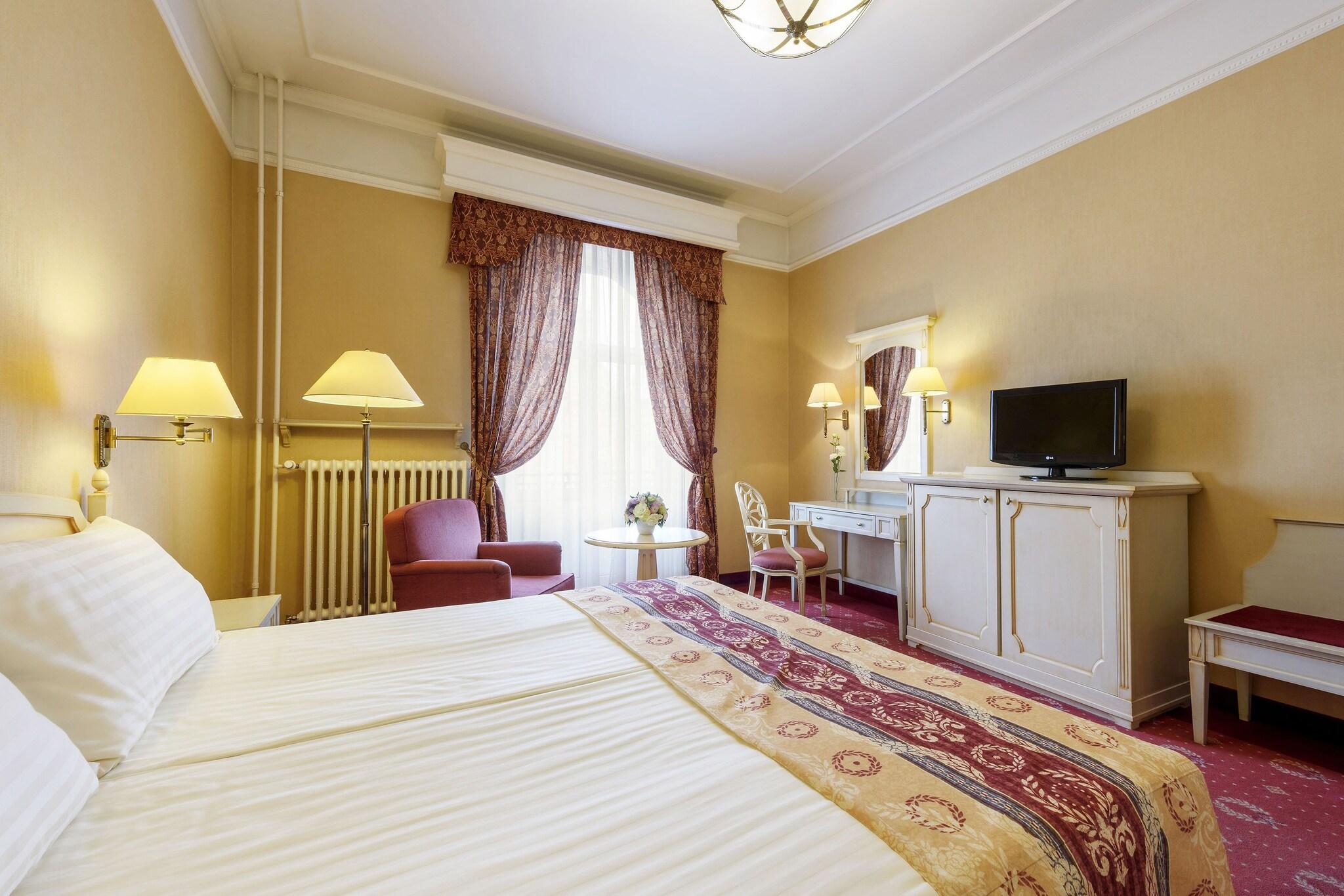 Double Classic King Bed