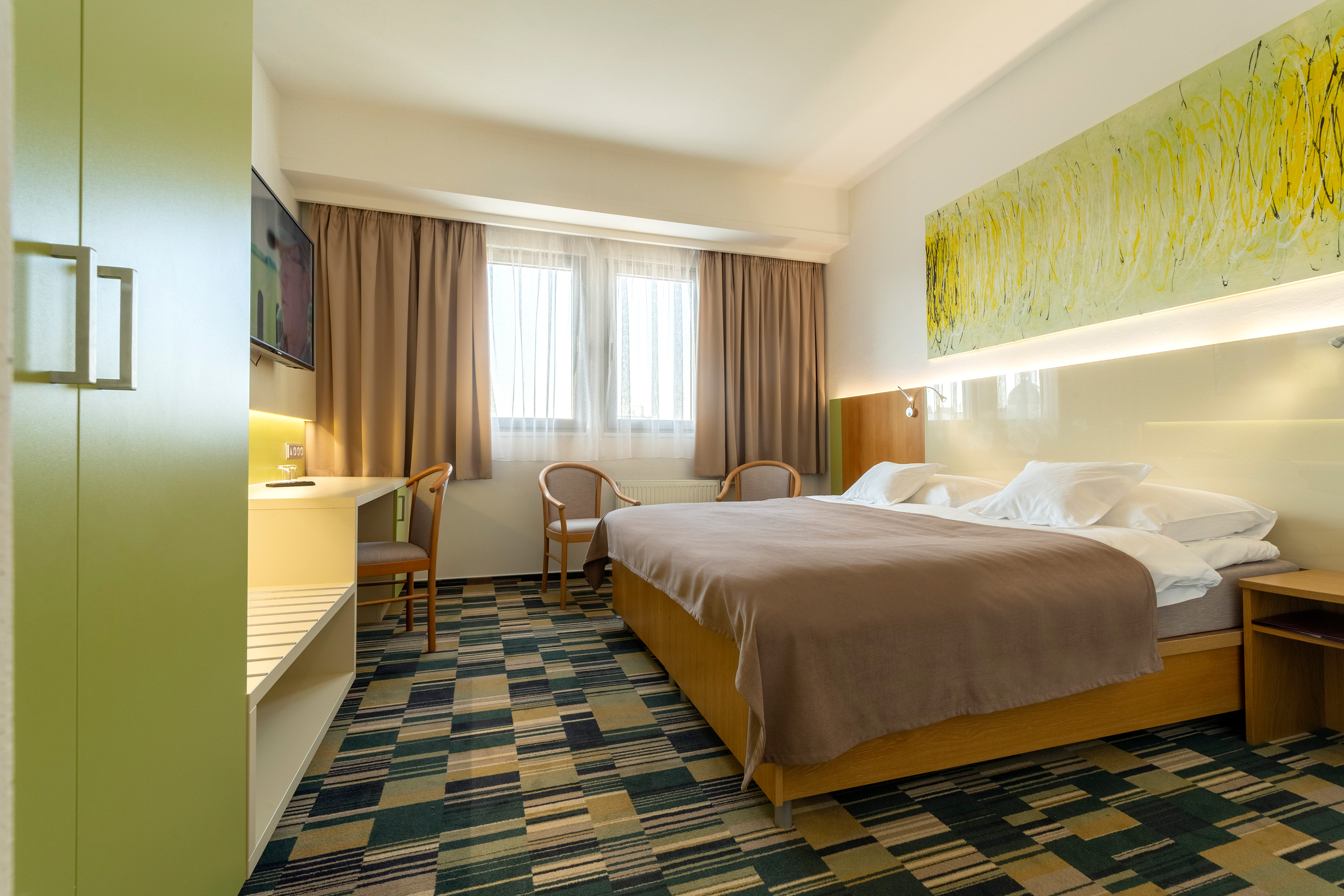 Double or Twin Standard