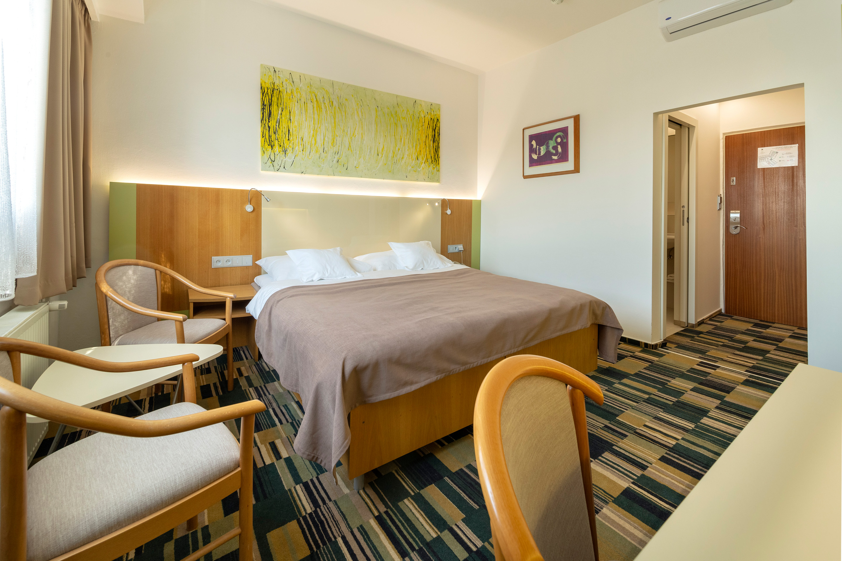 Double or Twin Standard