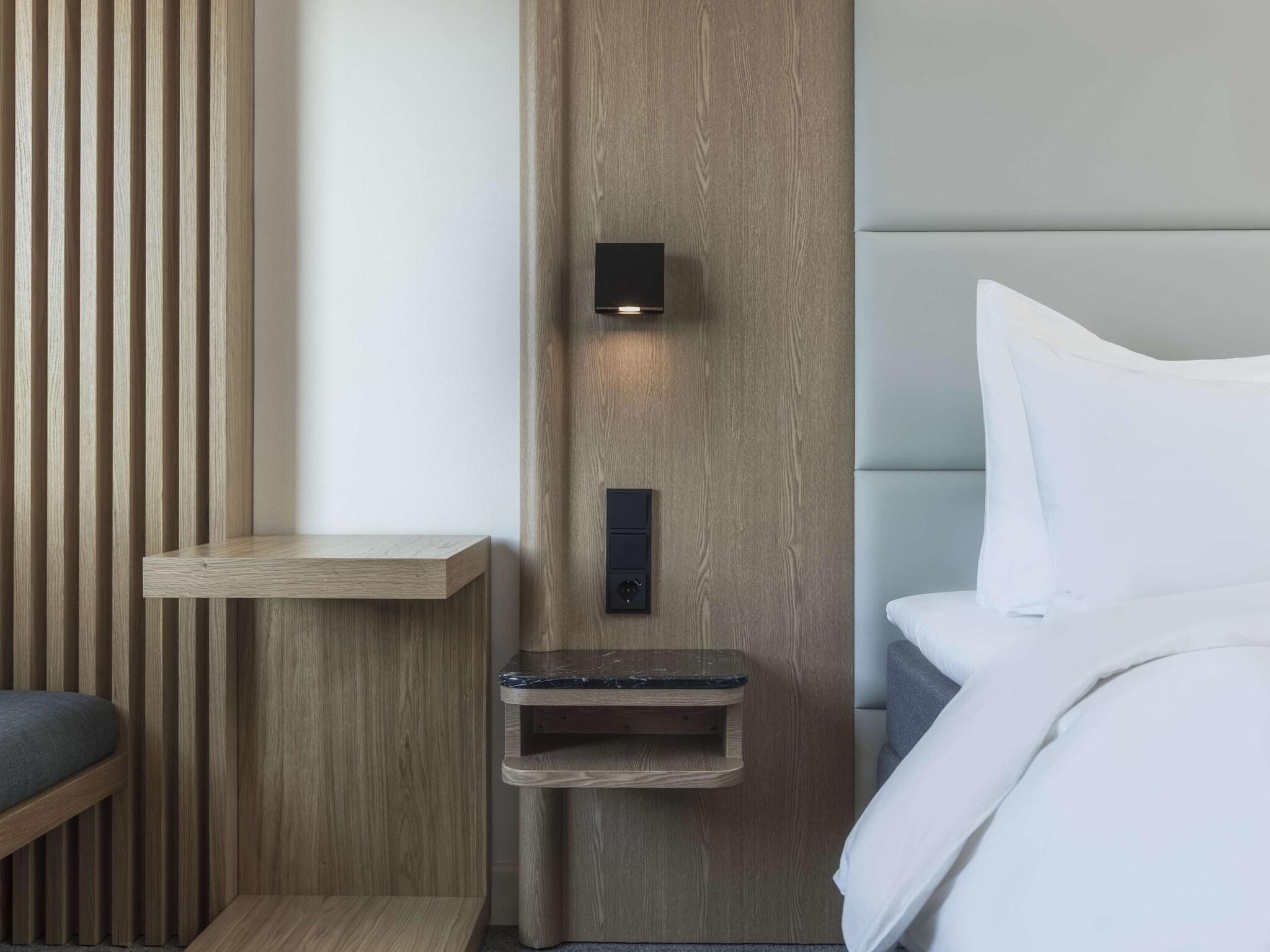 Double Queen Size Bed