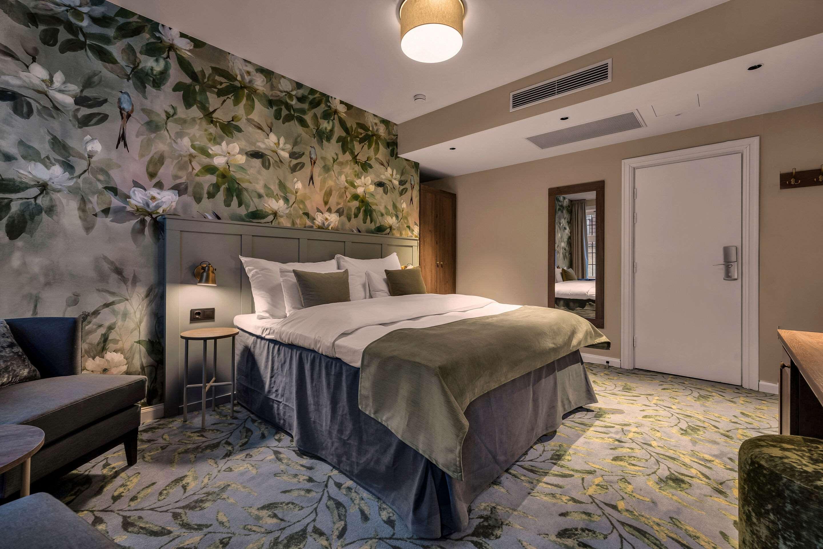 Double King Size Bed