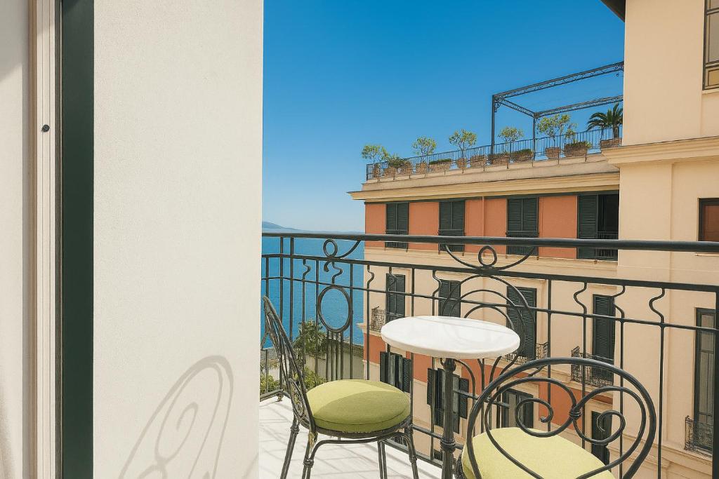 Junior Suite Side Sea View