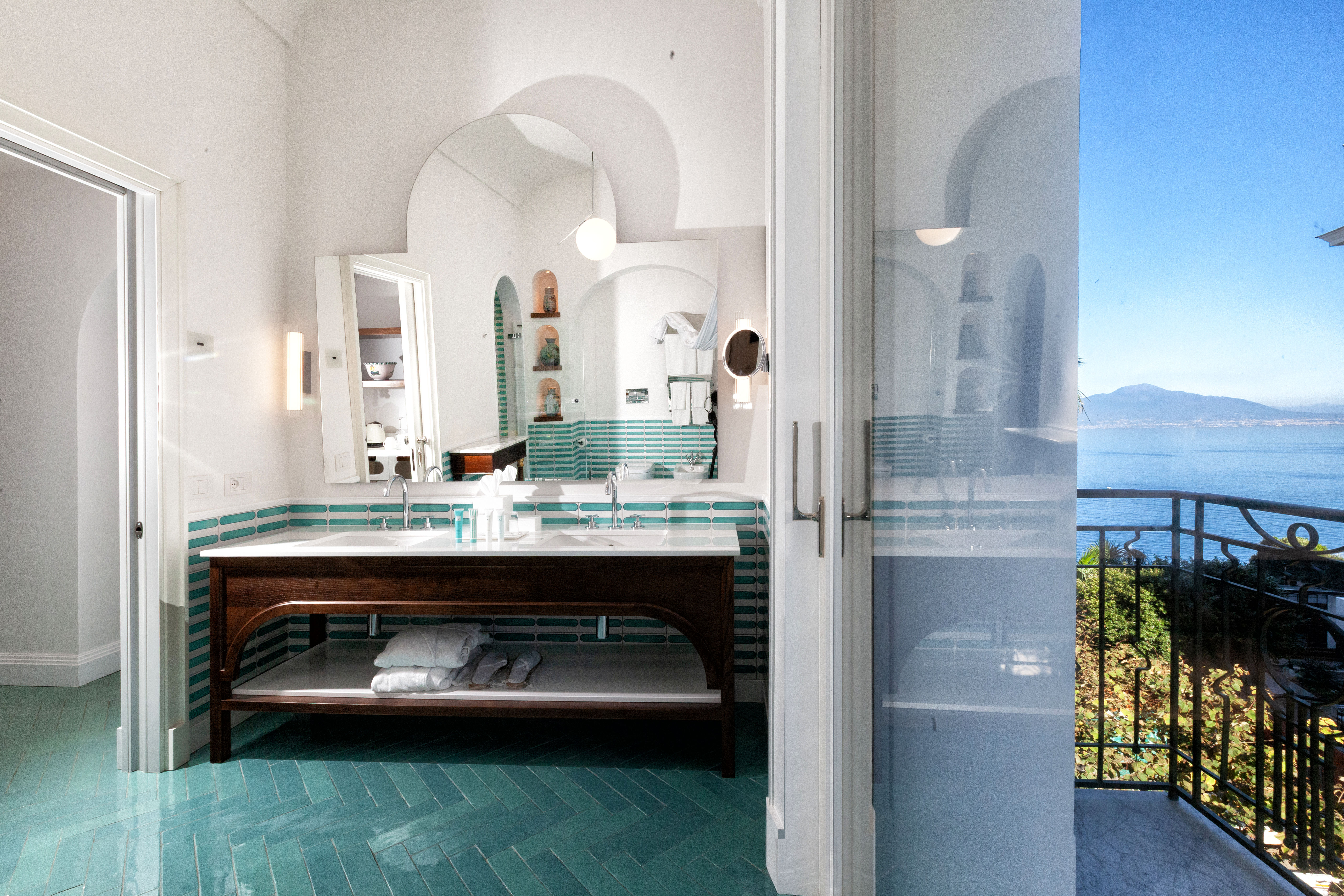 Junior Suite Side Sea View