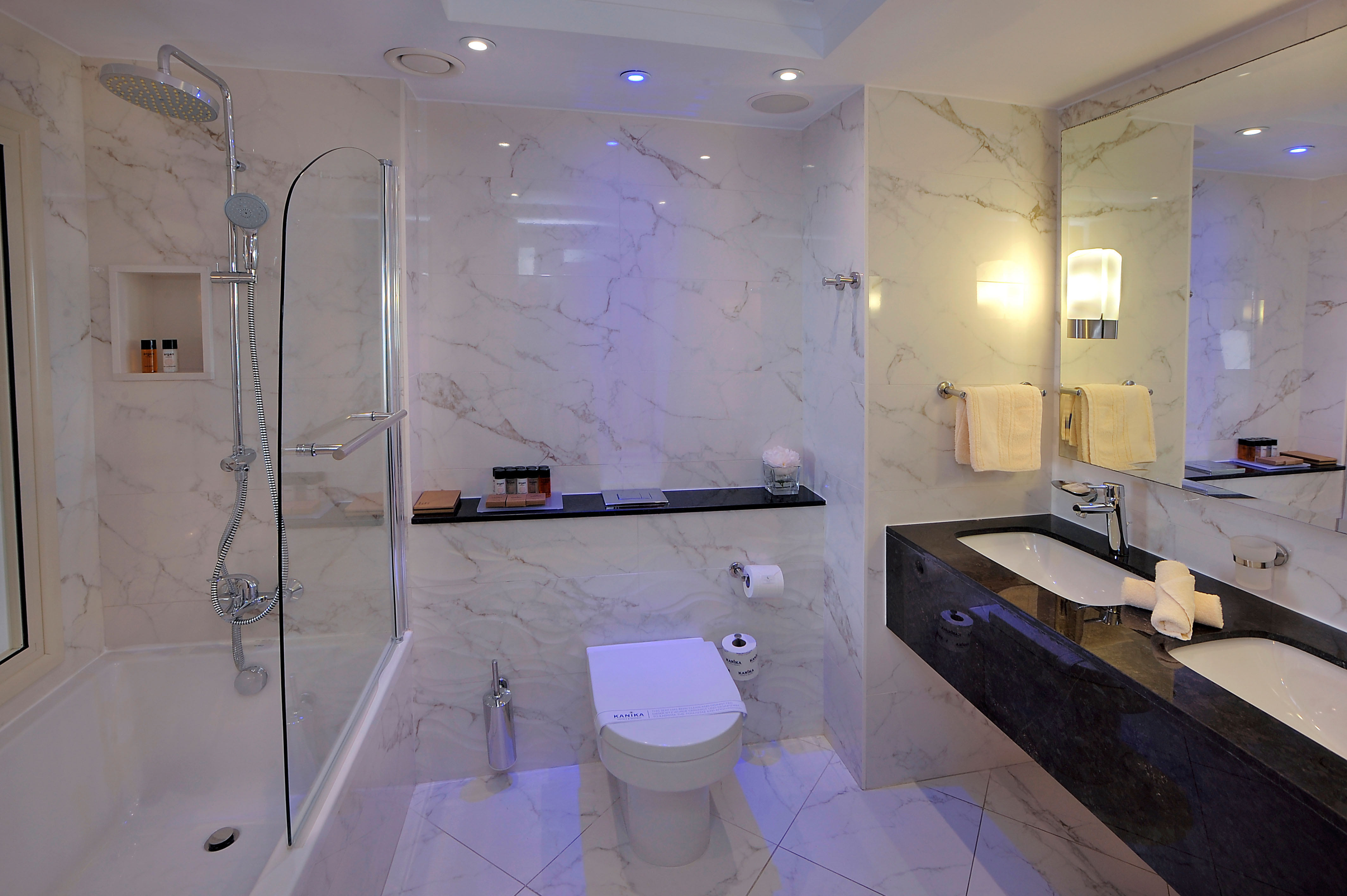 Double or Twin Superior Side Sea View