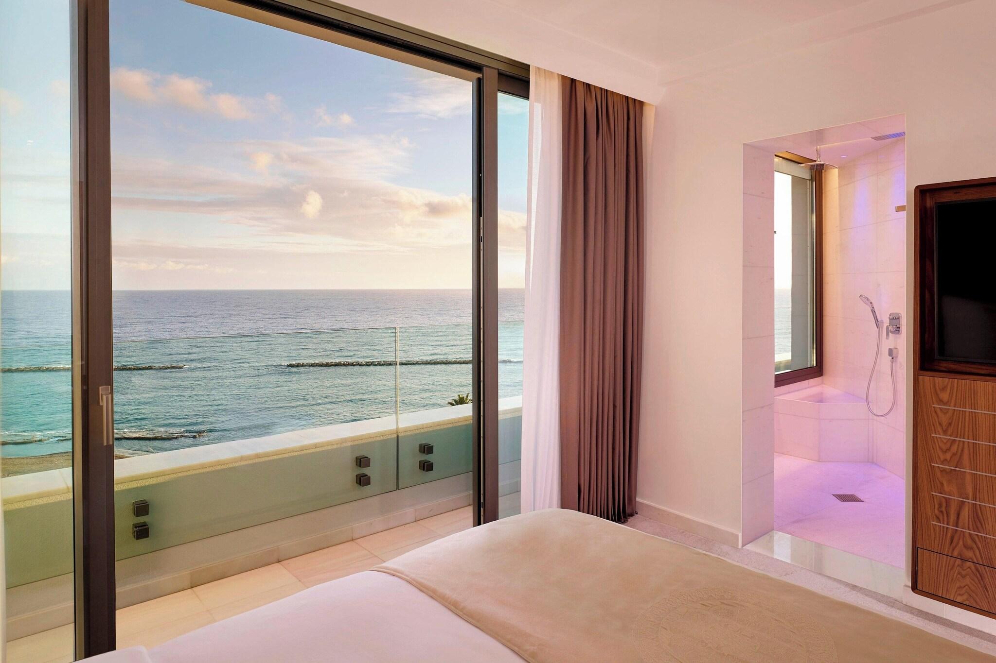 Junior Suite King Bed Non Smoking