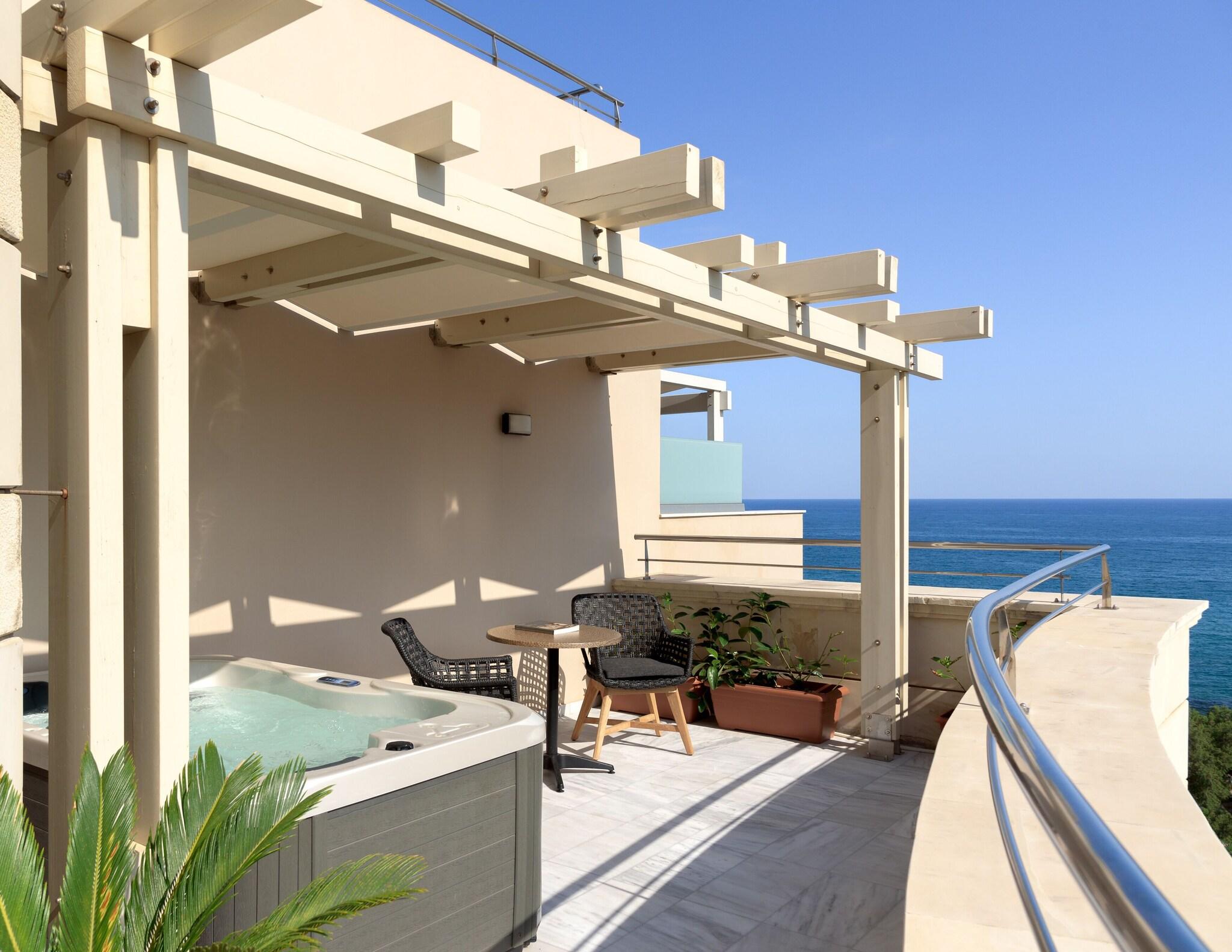 Suite King Bed with Jacuzzi